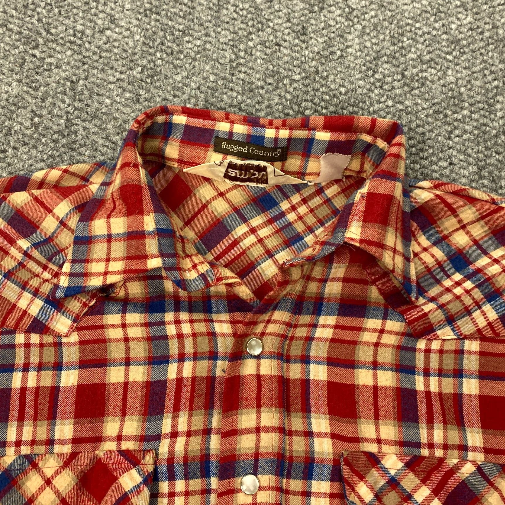 Vintage VINTAGE Campus Men's Flannel Shirt Long Sleeve Button-Up Western Plaid Pearl Snap Large Red Size US L / EU 52-54 / 3 - 4 Thumbnail