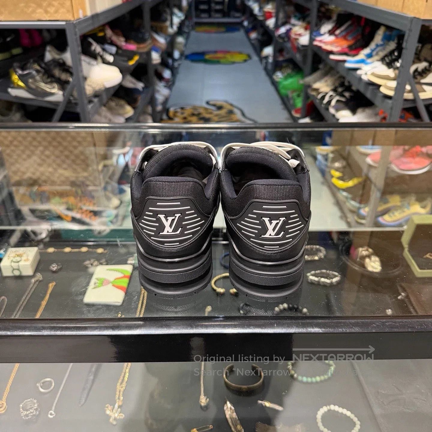 Louis Vuitton Louis Vuitton Trainer Black Embossed. Size US 9 / EU 42 - 3 Thumbnail