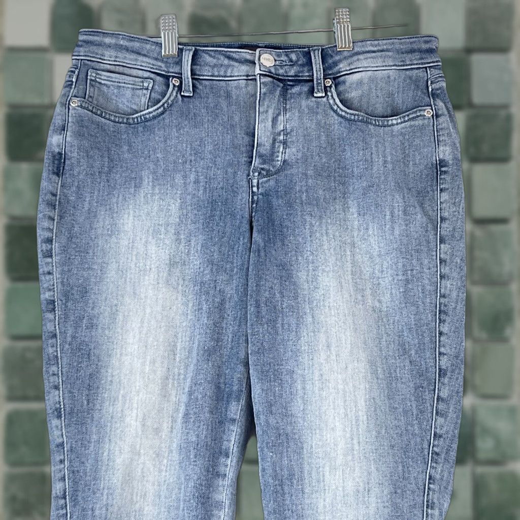 NYDJ NYDJ Jeans Womens Size 6 Blue Denim Ankle Zip Straight Crop Mid-Rise Casual Size 28" / US 6 / IT 42 - 1 Thumbnail