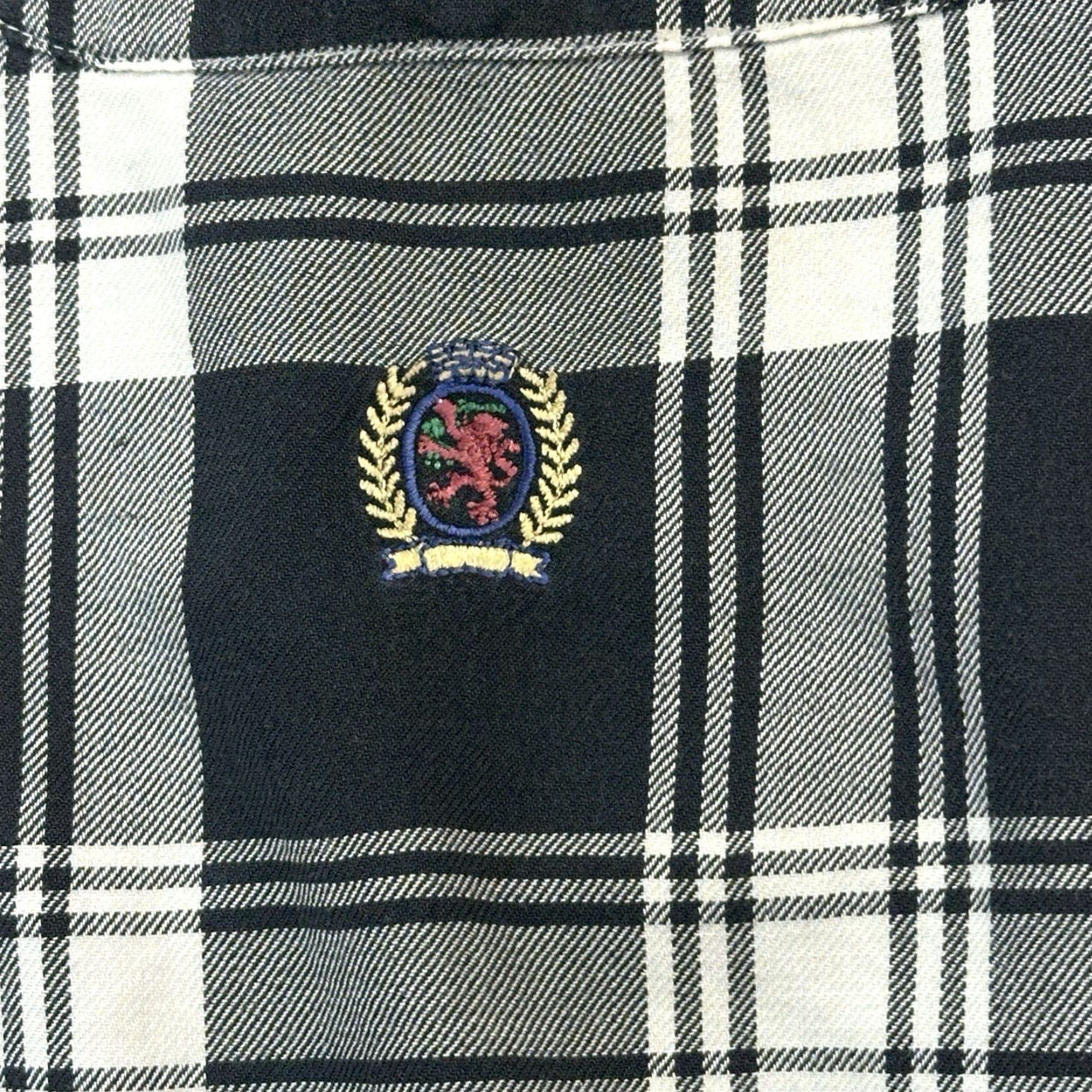 Tommy Hilfiger Vintage Tommy Hilfiger Shirt Mens Large Black White Plaid Crest Logo 90s Size US L / EU 52-54 / 3 - 4 Thumbnail