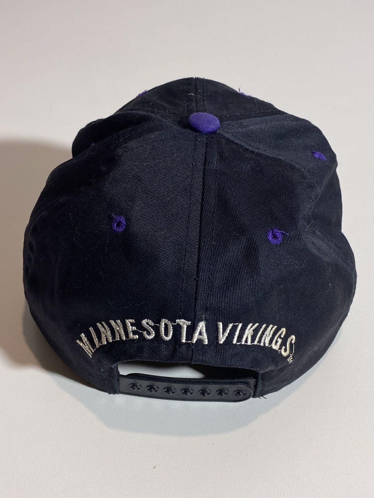 NFL Vintage 90s Vikings Minnesota NFL streetwear baseball hat Size ONE SIZE - 7 Thumbnail