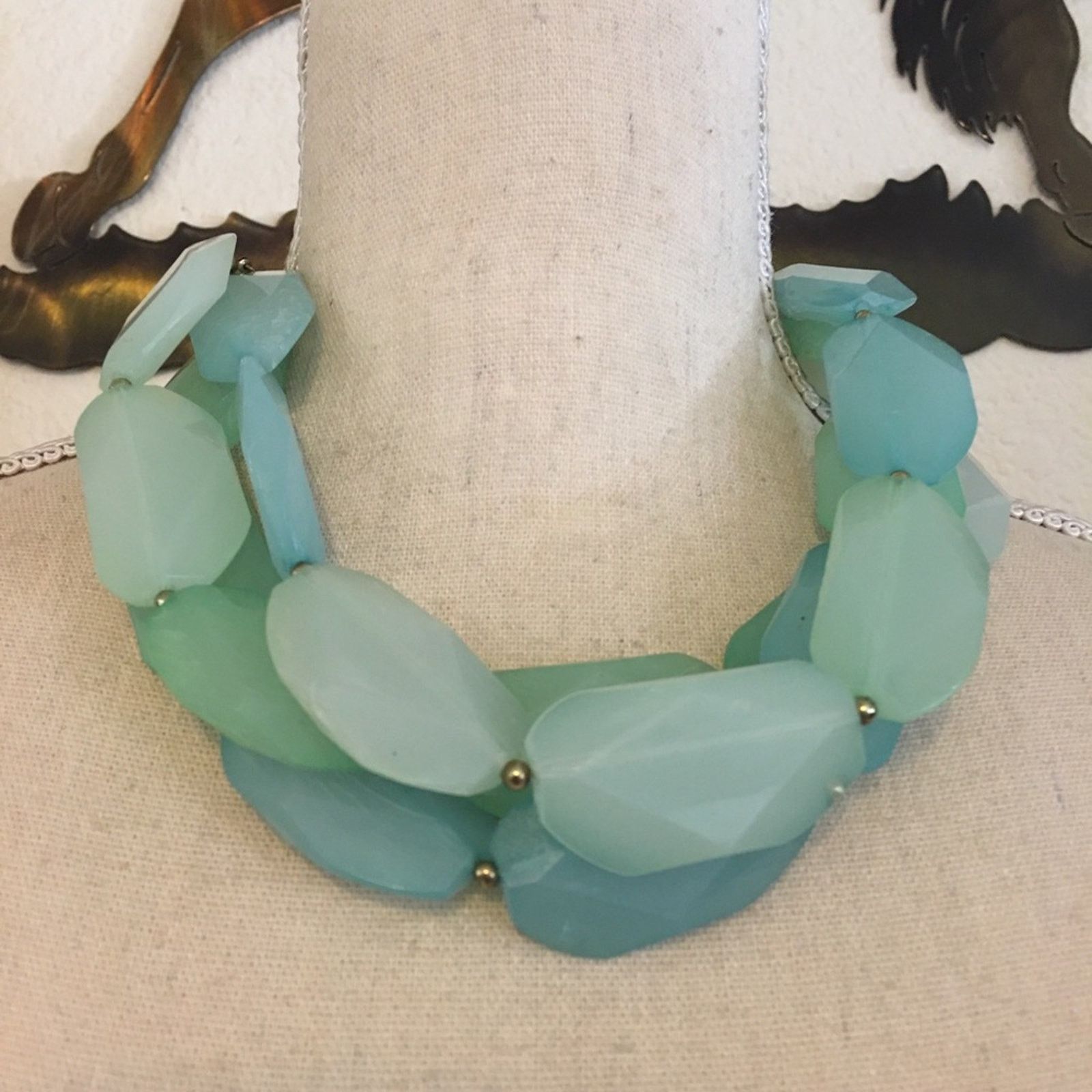 Jewelry Large chunky cool blue faceted bead necklace Size ONE SIZE - 1 Thumbnail