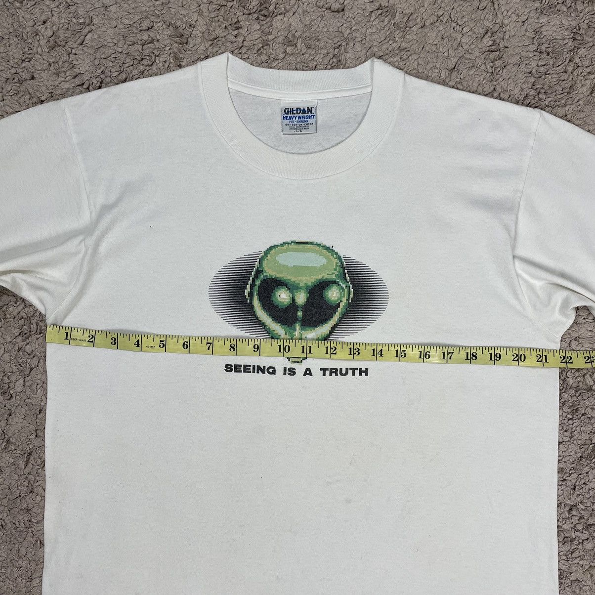 Vintage Vintage Gildan Alien Workshop Centre Logo T-shirt Size US L / EU 52-54 / 3 - 14 Thumbnail