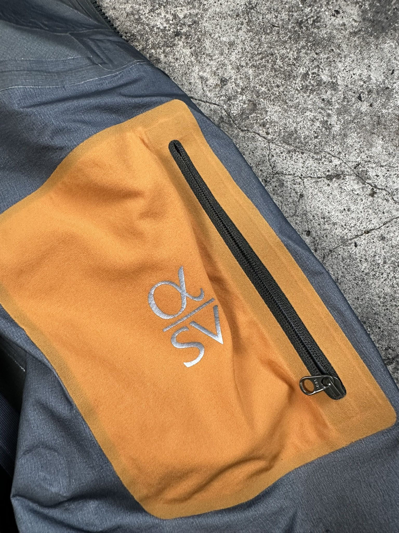 Arc'teryx Rare Arc'teryx Alpha SV Coffe Bean Gore-tex Jacket Size US M / EU 48-50 / 2 - 9 Thumbnail