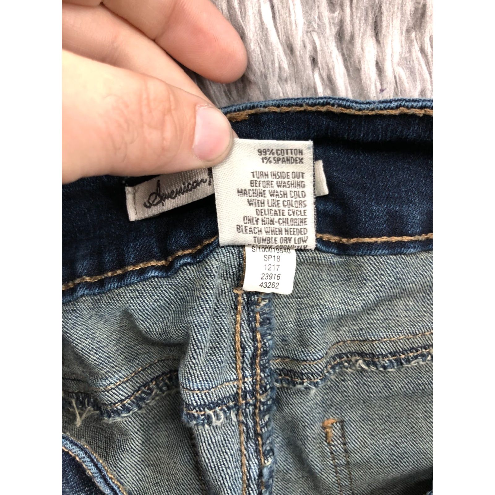 Vintage American Rag Cie Shorts Juniors Womens Size 7 Mid Rise Medium Wash Blue Size 28" / US 6 / IT 42 - 6 Thumbnail