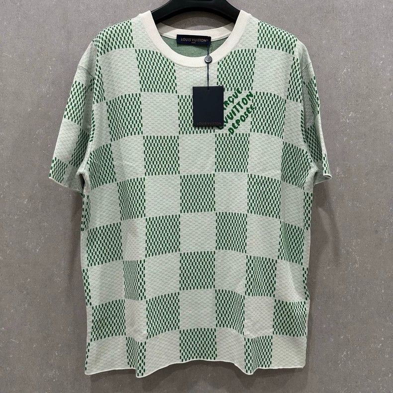 Louis Vuitton Louis Vuitton White and green checkerboard short sleeve Size US XL / EU 56 / 4 - 1 Thumbnail