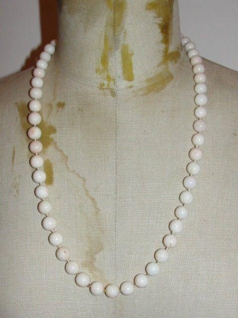 Designer Gorgeous Angel Skin Coral Bead Necklace Size ONE SIZE - 1 Thumbnail