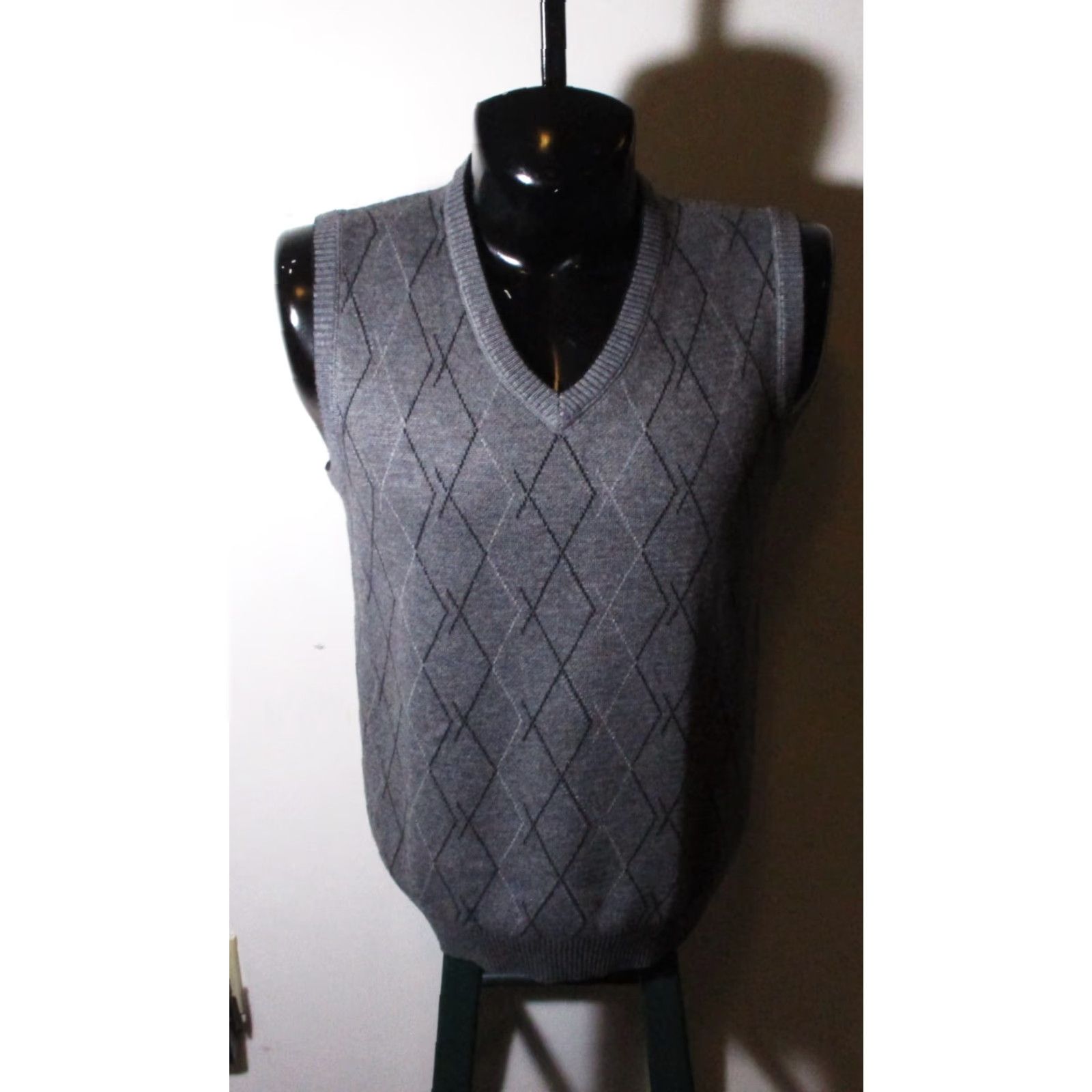 Vintage LISIANTHUS Gray Wool Tight Knit Sleeveless Sweater M NWOT Mens Pullover V-Neck Casual Knits Size US M / EU 48-50 / 2 - 2 Thumbnail