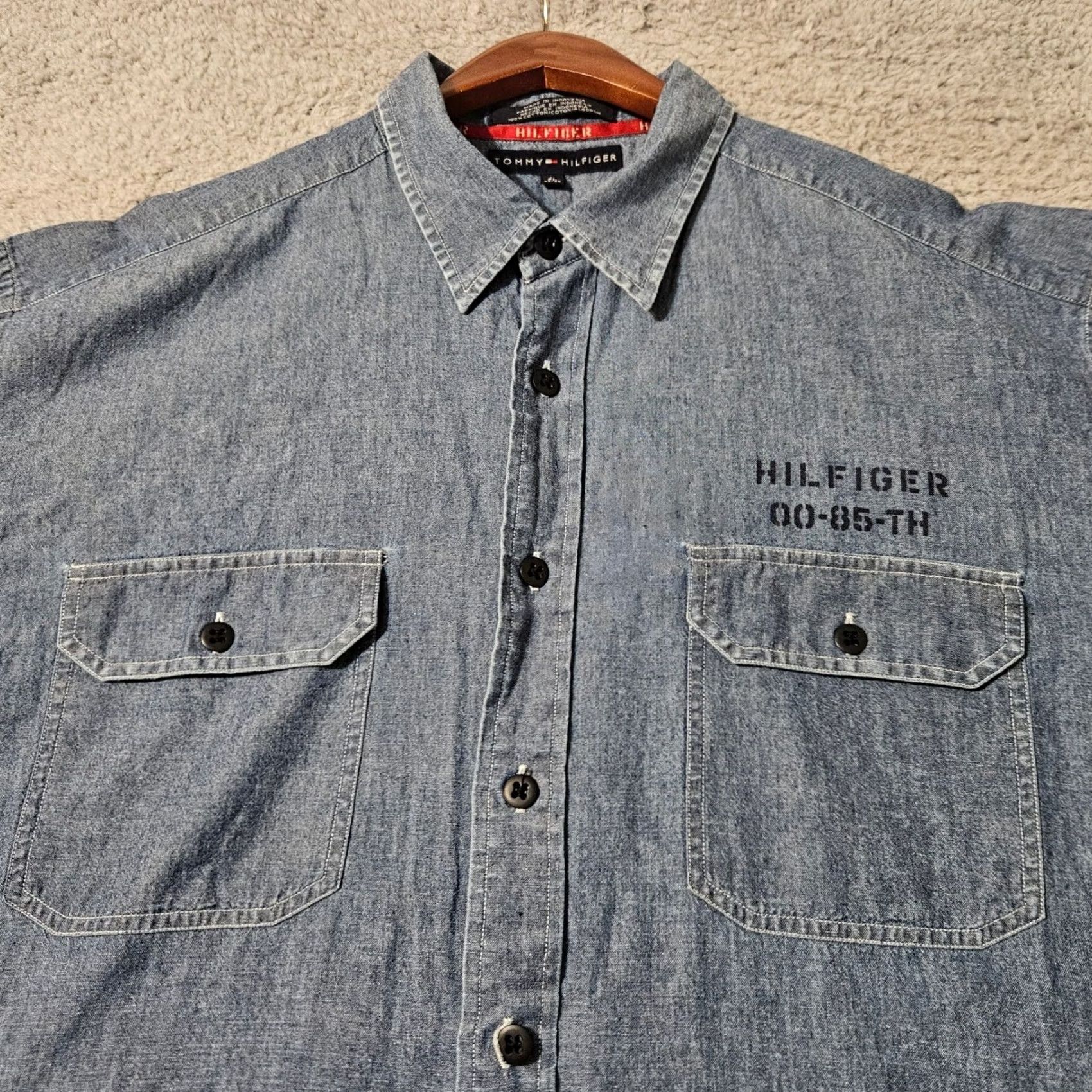 Tommy Hilfiger VINTAGE Tommy Hilfiger Shirt XL Men's 1990s Denim Chambray Grunge Spellout Size US XL / EU 56 / 4 - 2 Thumbnail
