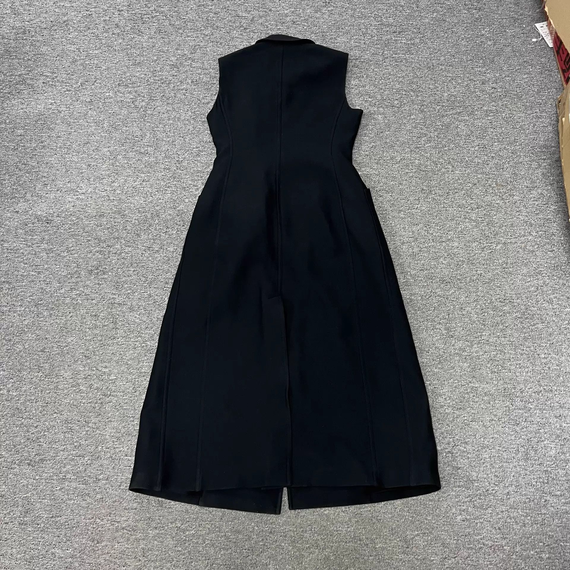 Dior Dior Runway Long Sleeveless Blazer Dress 36 NWT Size XS / US 0-2 / IT 36-38 - 2 Thumbnail
