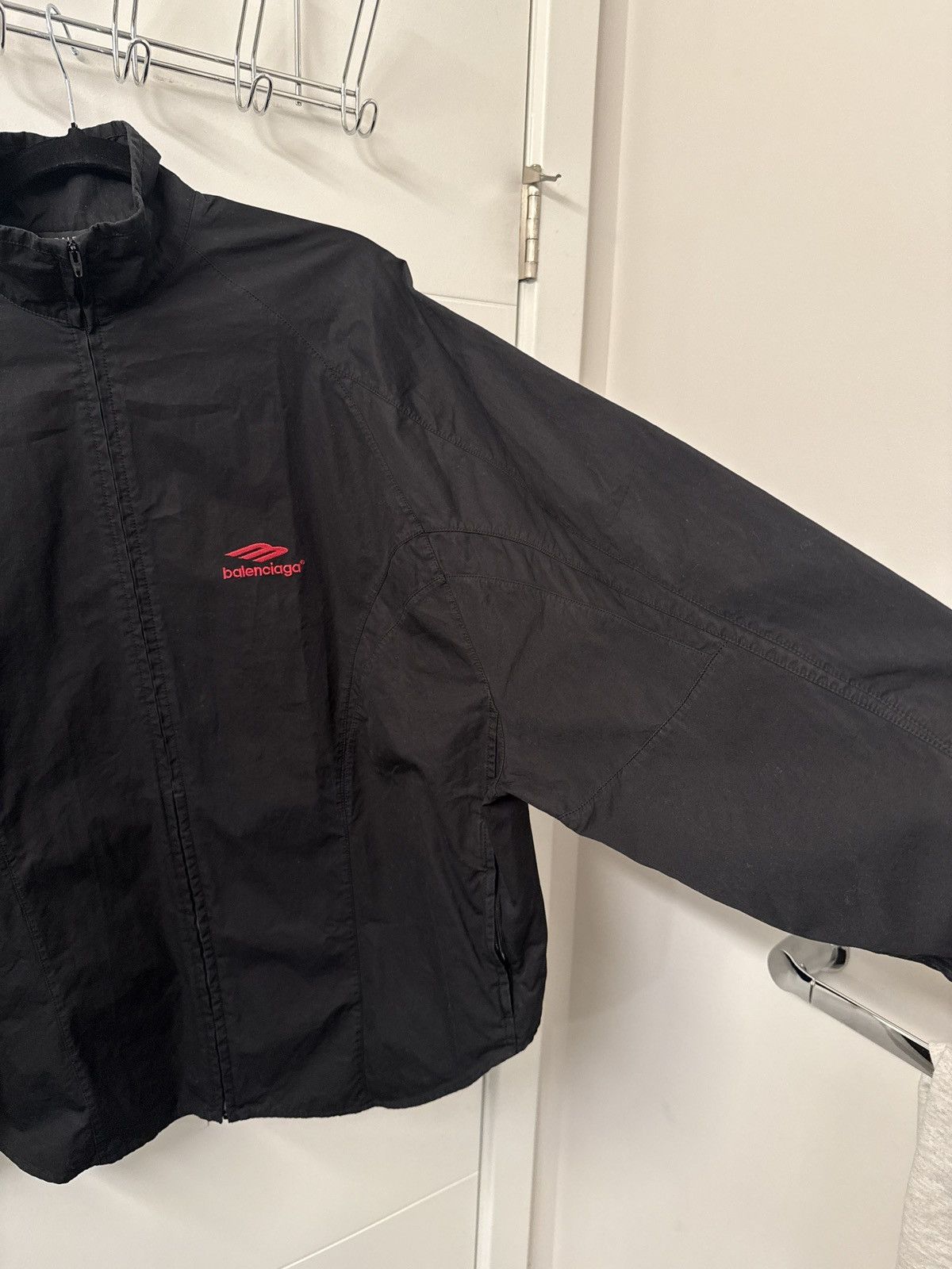 Balenciaga Balenciaga 3B Logo Track Suit Jacket in Black Size US S / EU 44-46 / 1 - 4 Thumbnail