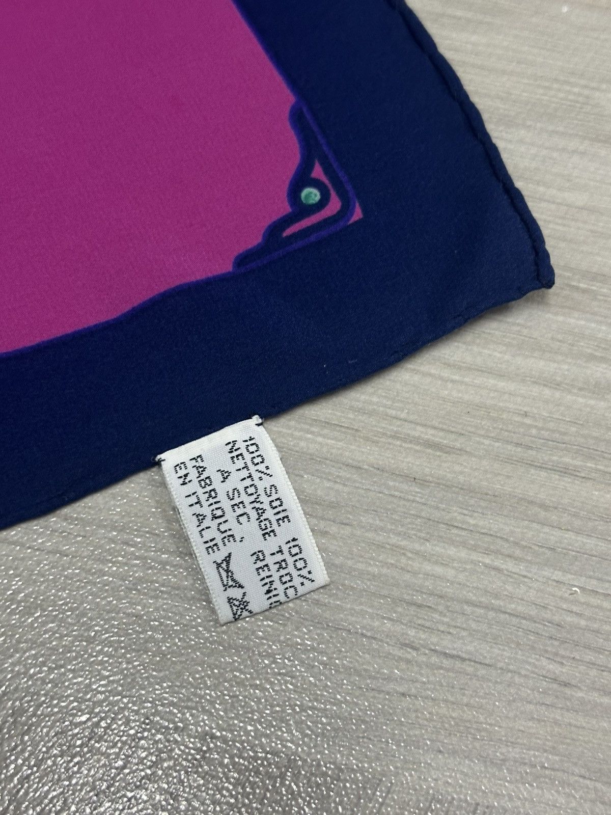 Cartier Cartier Must de Cartier 100% Silk Scarf Made in Italy Size ONE SIZE - 6 Thumbnail