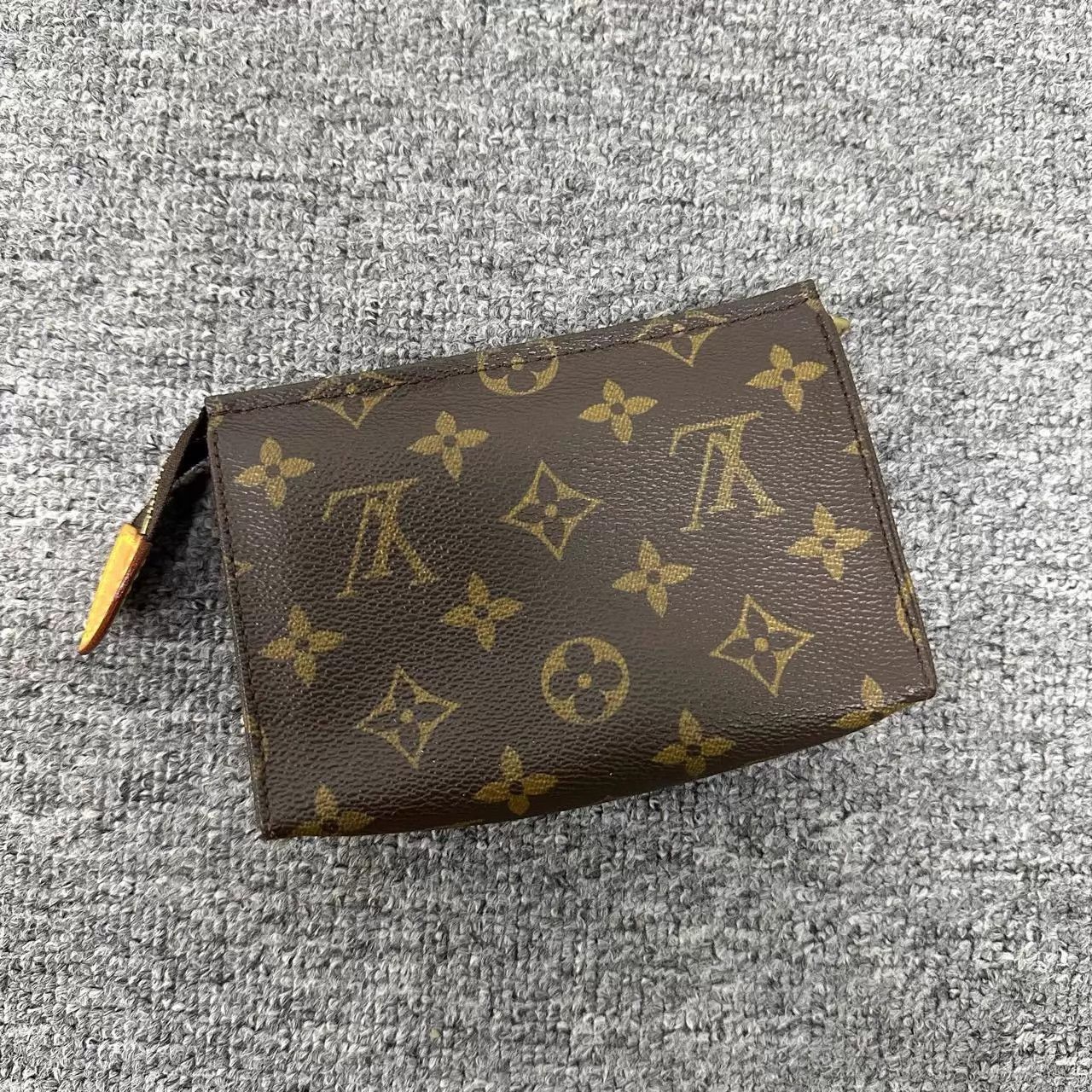 Louis Vuitton LV Monogram Toiletry Pouch 15 99 New Size ONE SIZE - 1 Thumbnail