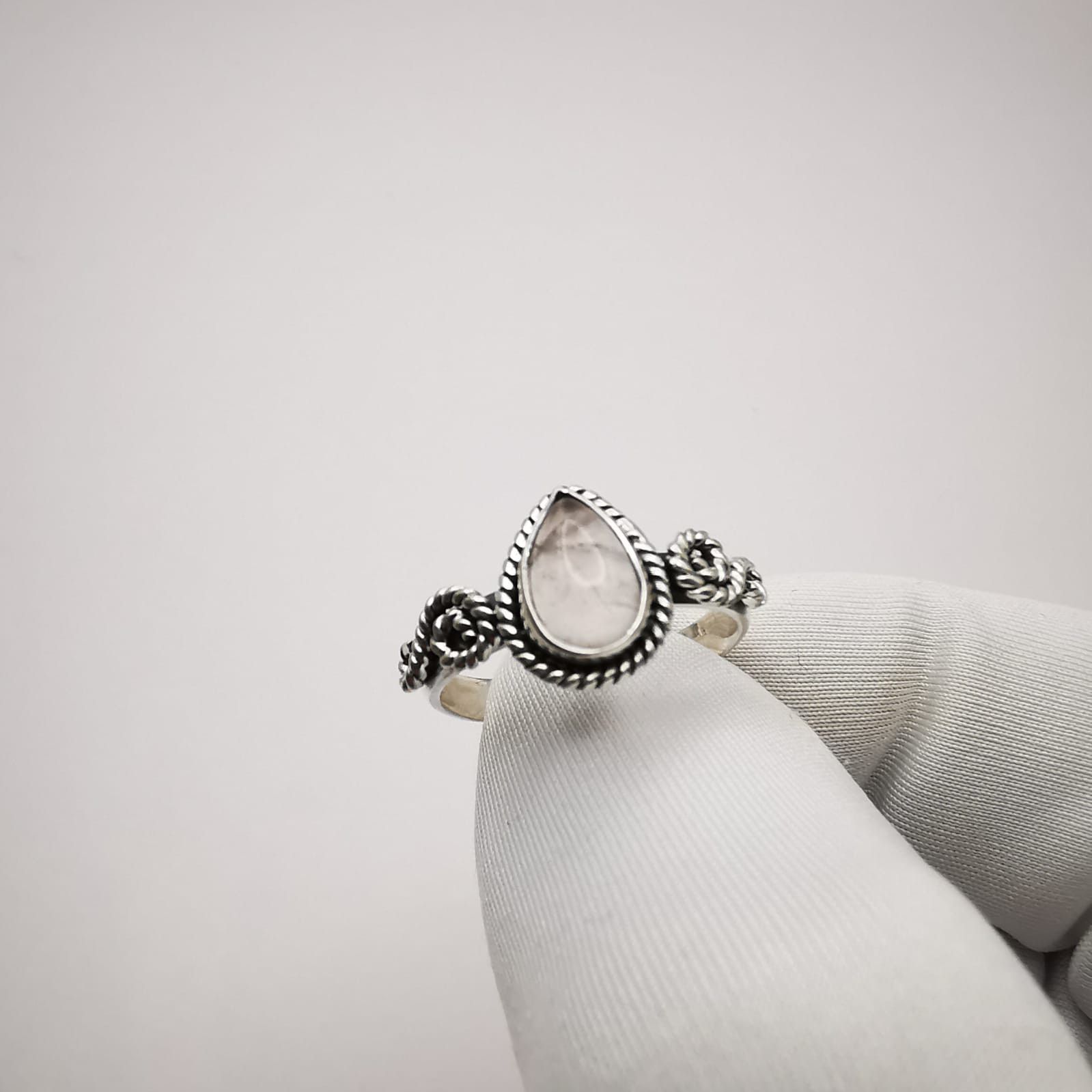Sterling Silver × Vintage Vintage Women's Ring, 925 Sterling Silver Quartz size 7.5 Size ONE SIZE - 7 Thumbnail