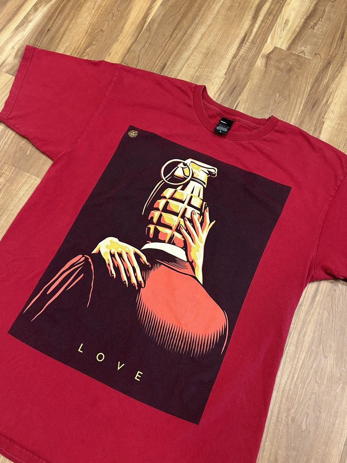 Obey Obey "Love Is The Drug" Tee Size US L / EU 52-54 / 3 - 2 Thumbnail