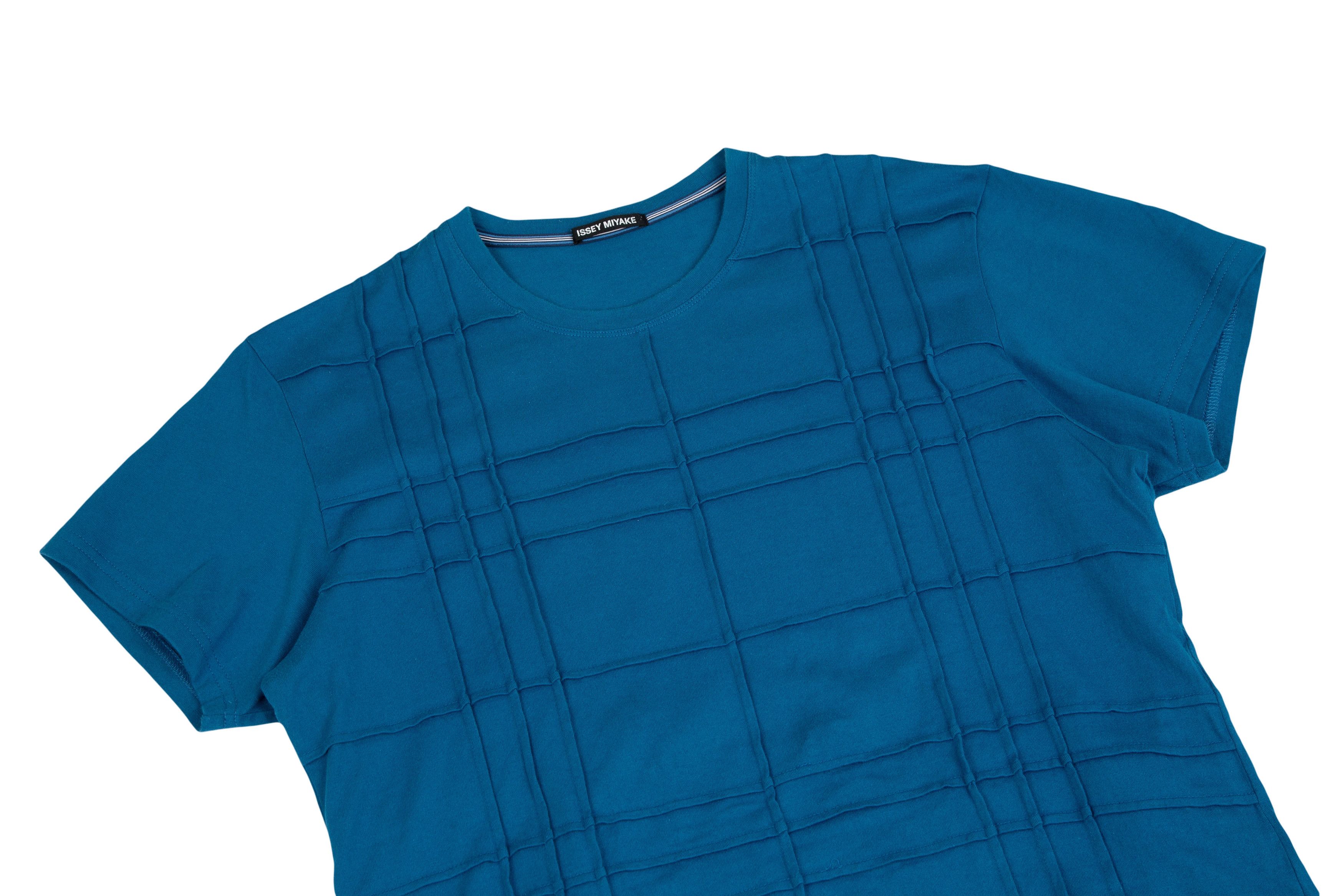 Issey Miyake Front-Grid Pintucked T-Shirt in Blue 4 Size US XL / EU 56 / 4 - 2 Thumbnail
