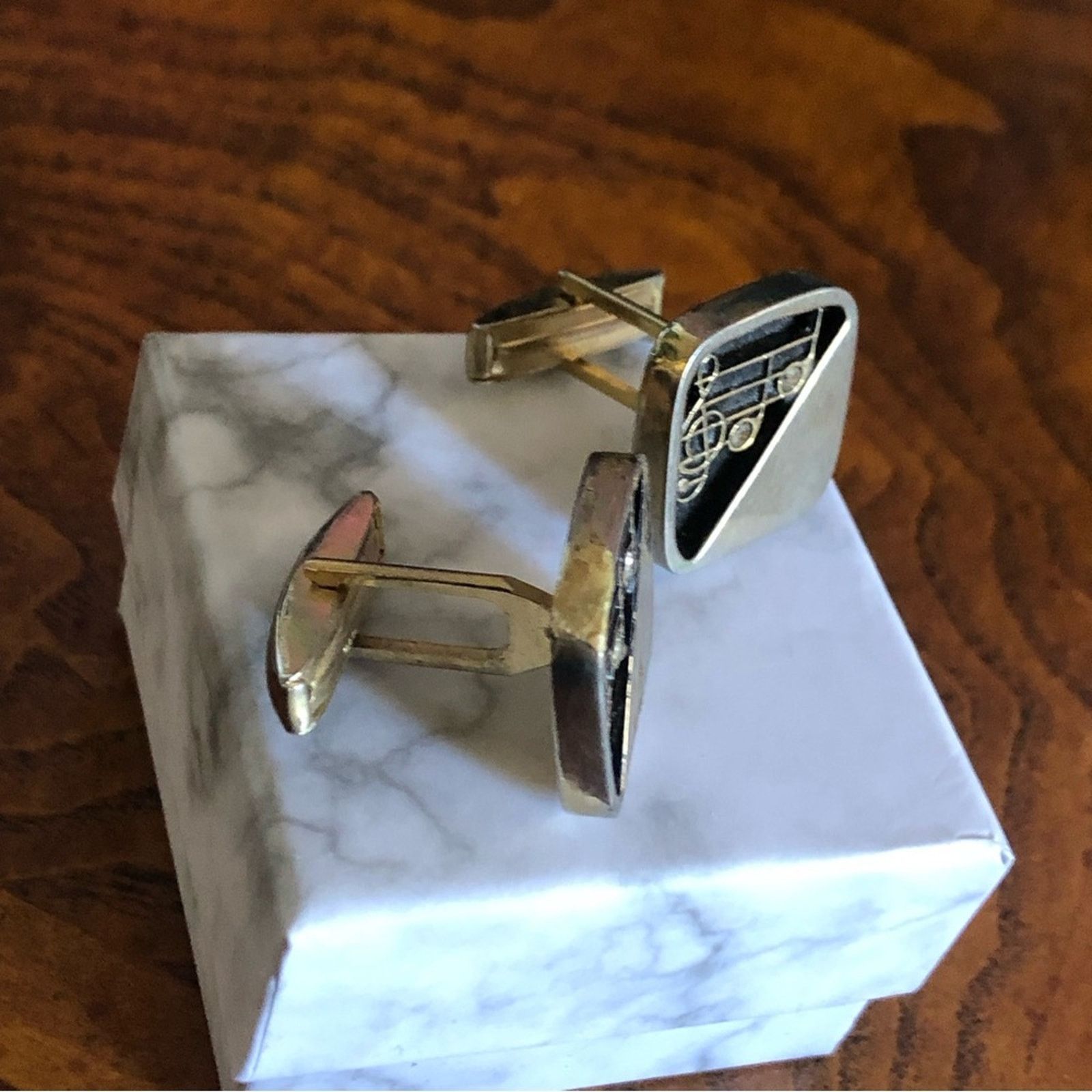 Vintage Vintage black enamel music note gold tone cuff links Size ONE SIZE - 4 Thumbnail