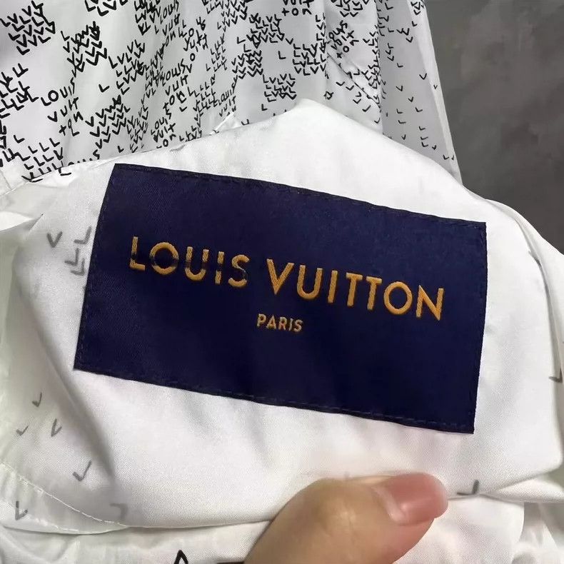 Louis Vuitton LOUIS VUITTON White Full Plaid Print Large Pocket Windbreak Size US M / EU 48-50 / 2 - 4 Thumbnail
