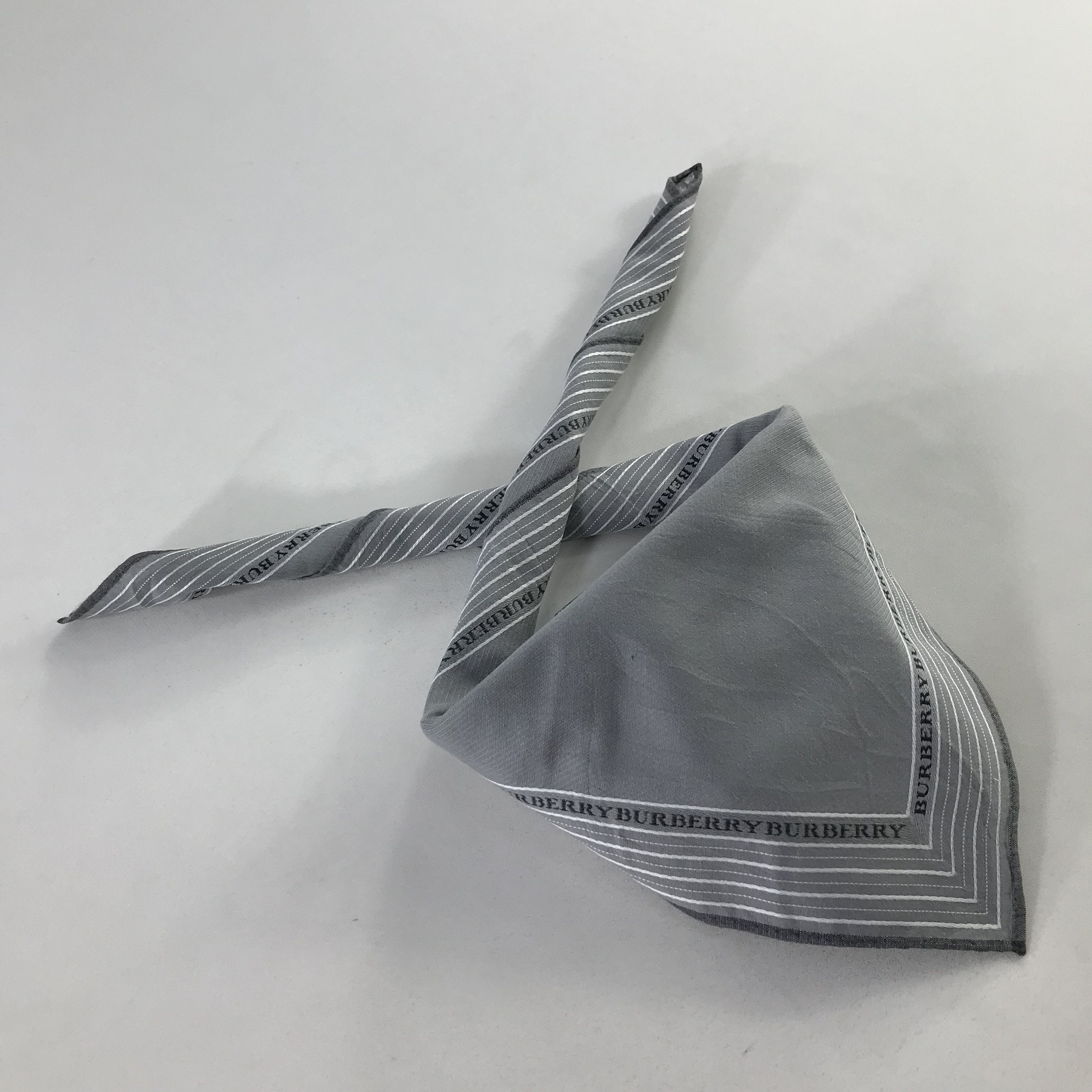 Burberry × Vintage Burberry Bandana / Handkerchief / Neckerchief - S1103 Size ONE SIZE - 4 Thumbnail