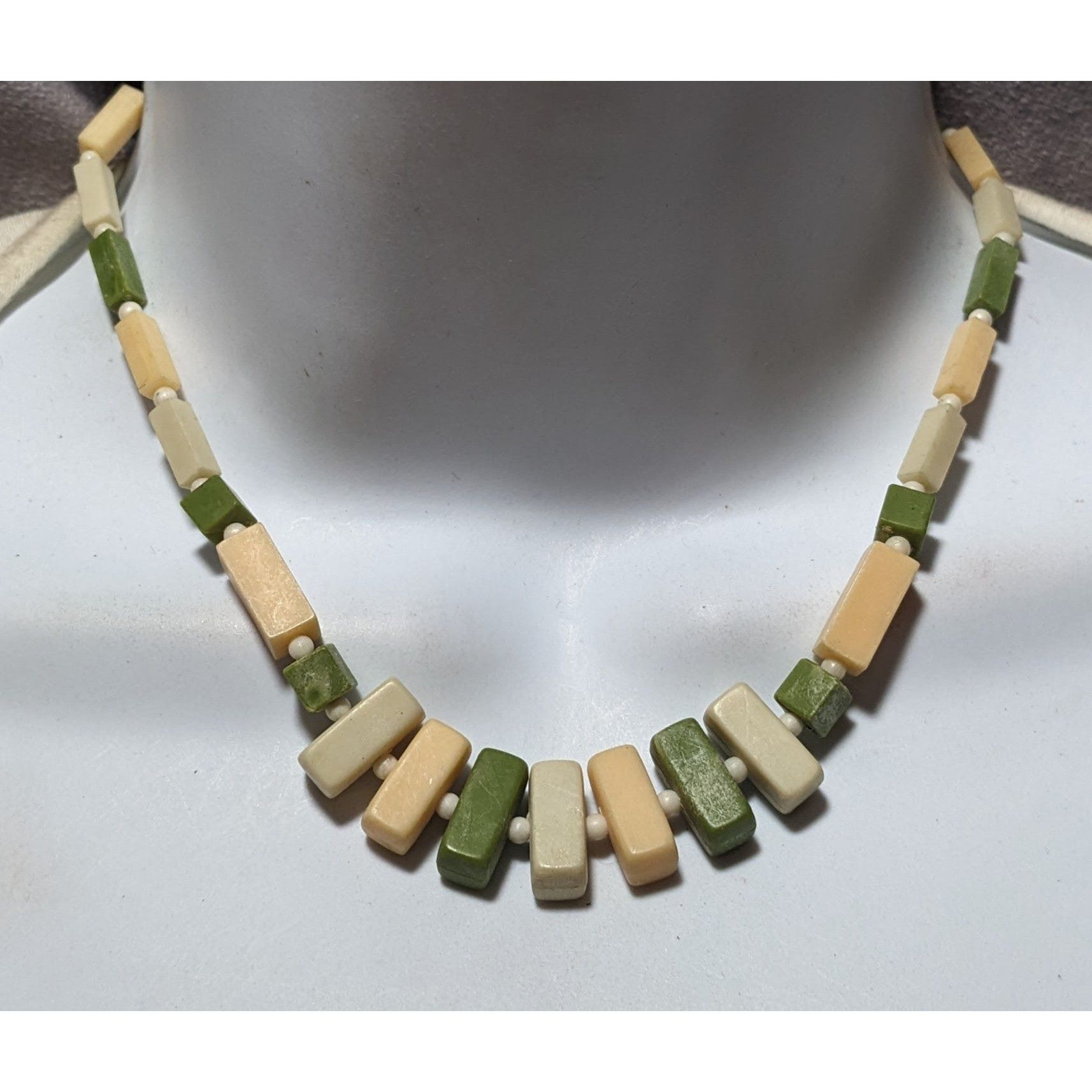 Other Vintage 1920s Celluloid/Bakelite Green Beaded Necklace Size ONE SIZE - 6 Thumbnail