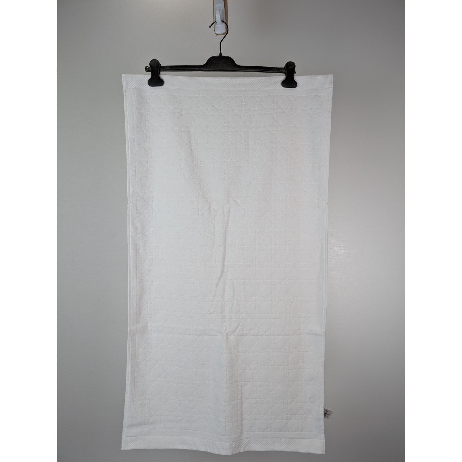 Dior o1rshd1 Q:2 / Size: OS / Plain Cotton Terry Towel in White Size ONE SIZE - 1 Thumbnail