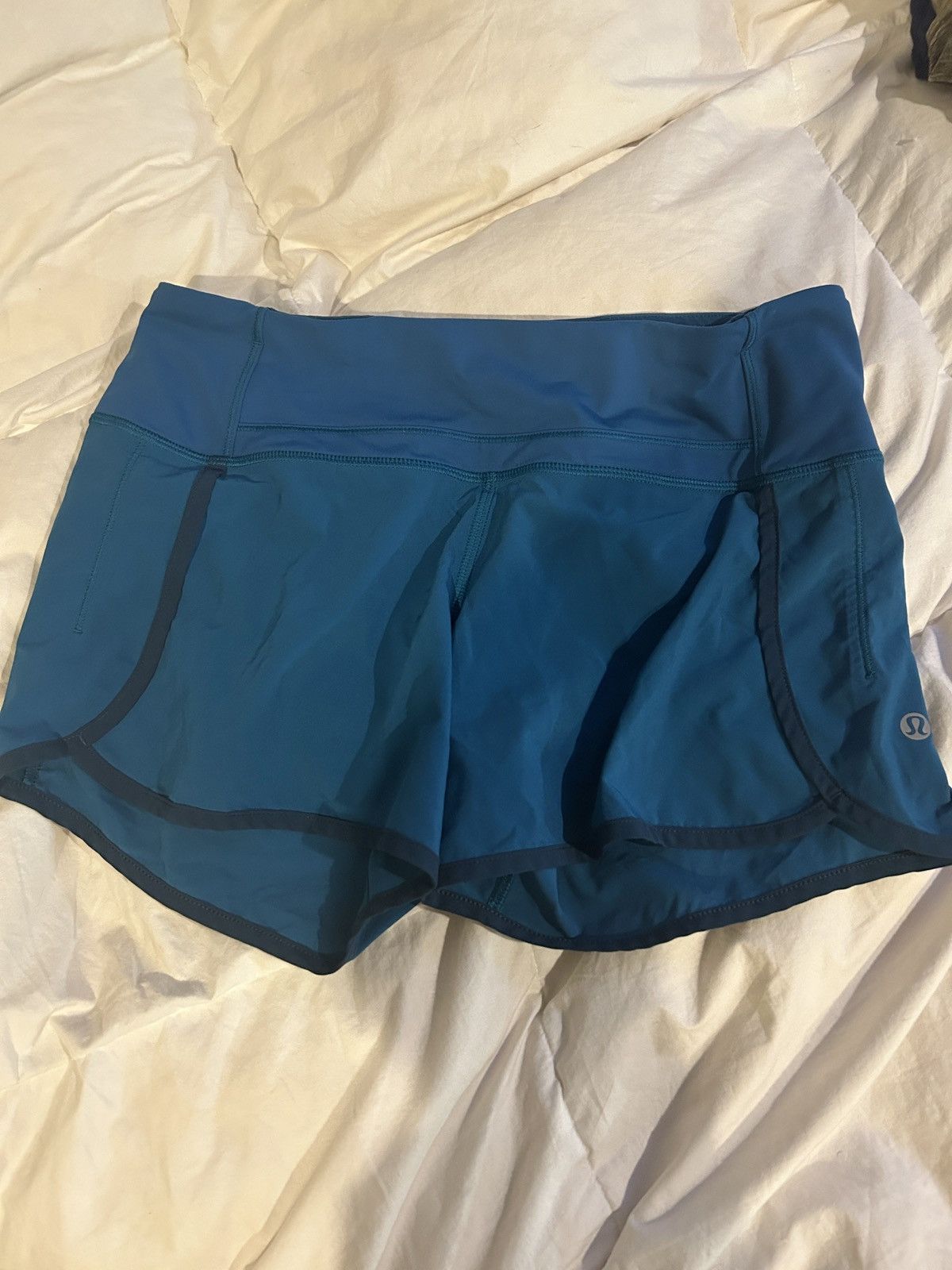 Lululemon Lulu Shorts Size 27" / US 4 / IT 40 - 1 Thumbnail