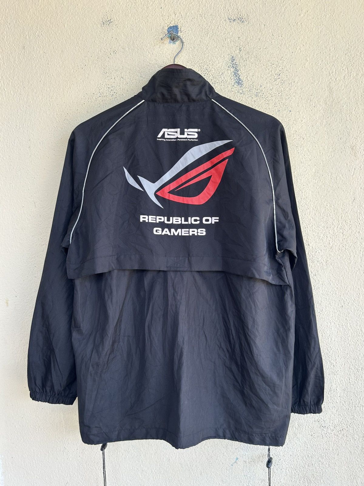 Other ASUS ROG REPUBLIC OF GAMERS SINGLE LAYER WINDBREAKER Size US M / EU 48-50 / 2 - 1 Thumbnail