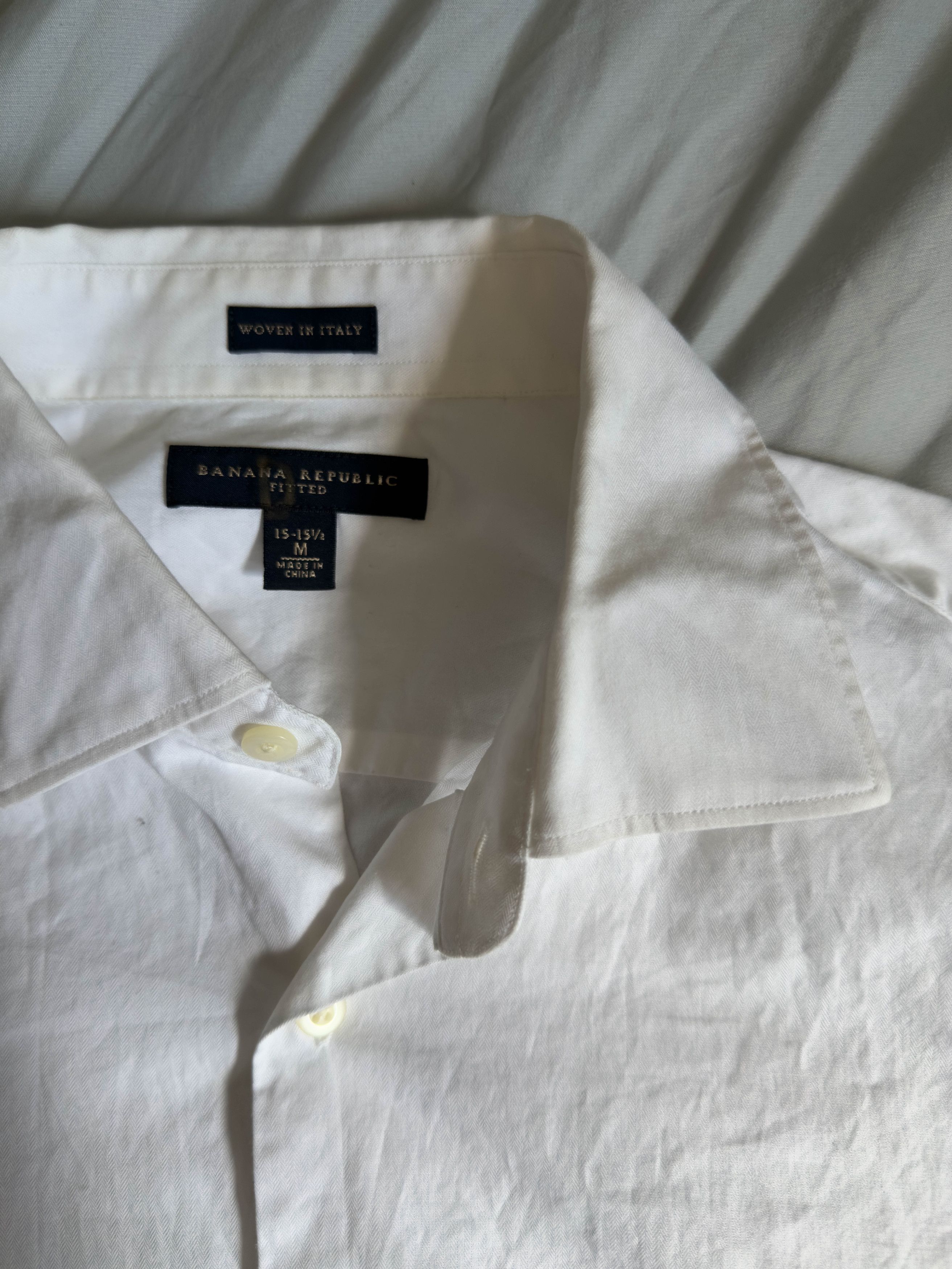 Banana Republic Banana Republic button up fitted shirt medium WHITE $89.50 Size US M / EU 48-50 / 2 - 3 Thumbnail
