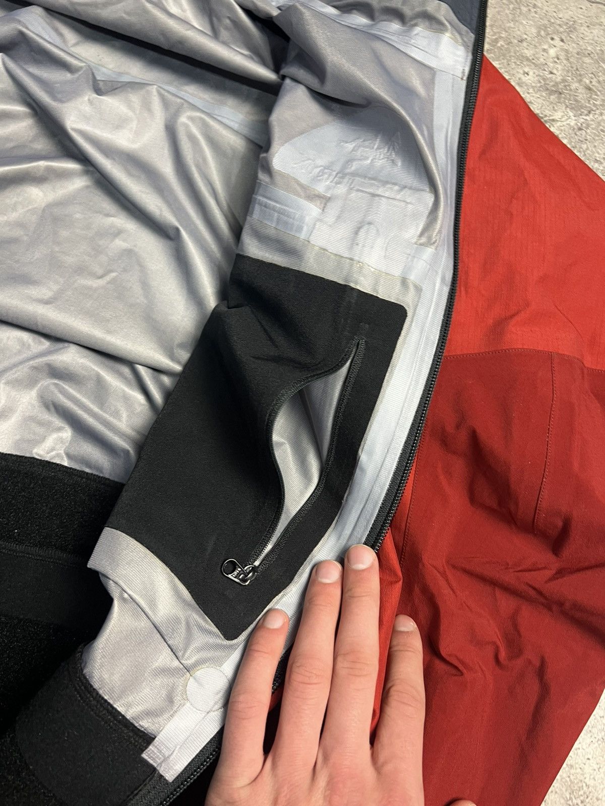 Arc'teryx Vintage Arcteryx Alpha Goretex Full Ski Suit Size M Size US M / EU 48-50 / 2 - 18 Thumbnail