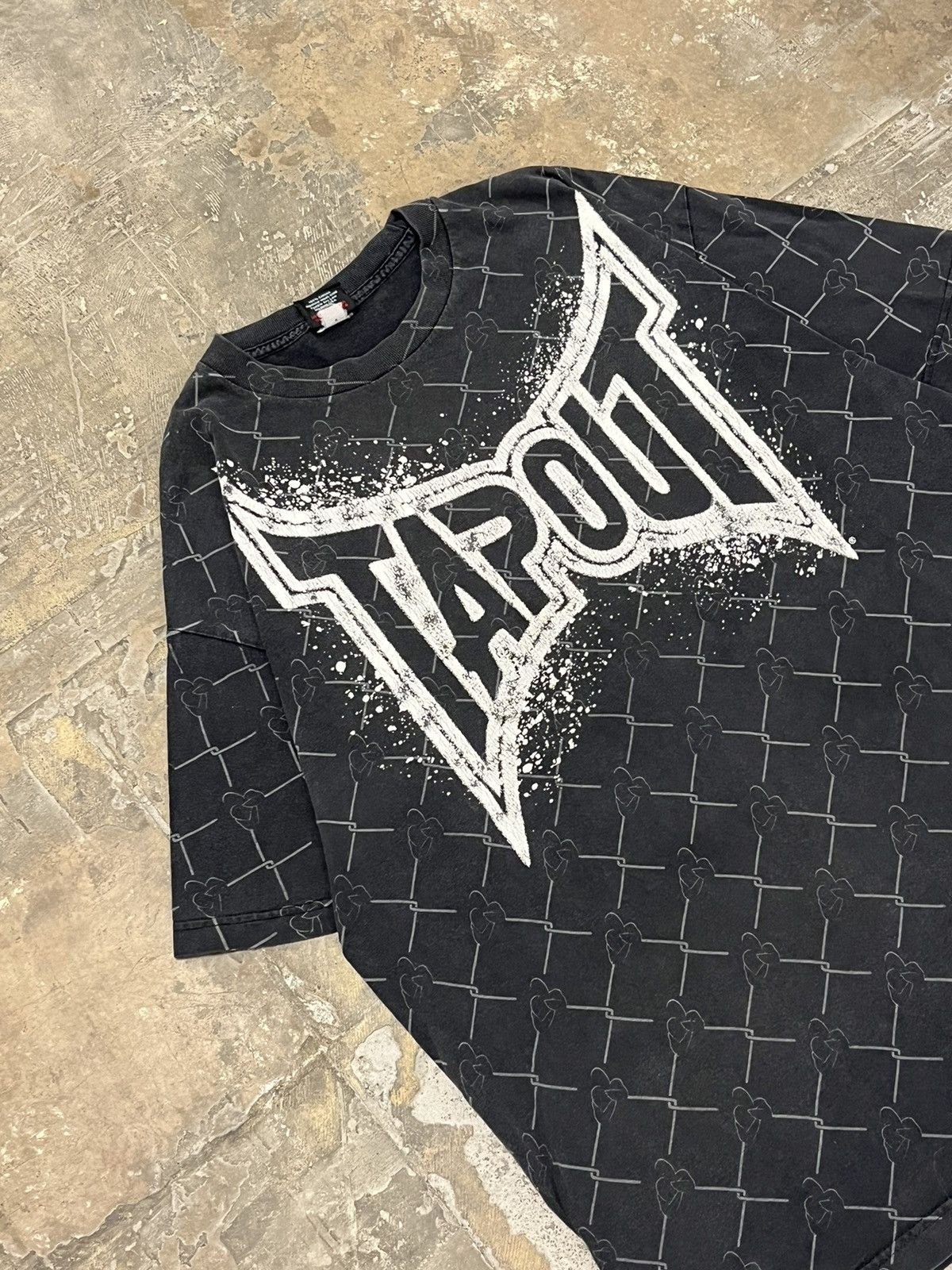 Tapout × Vintage Tapout y2k grunge emo goth hype rare skater opium Size US L / EU 52-54 / 3 - 3 Thumbnail