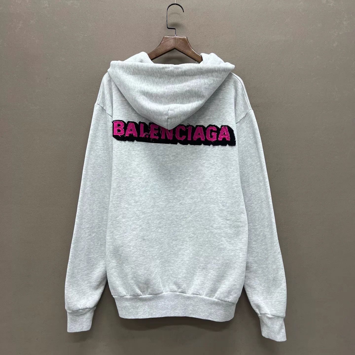 Balenciaga Balenciaga Light Gray Back Logo Hoodie M Size US M / EU 48-50 / 2 - 2 Thumbnail