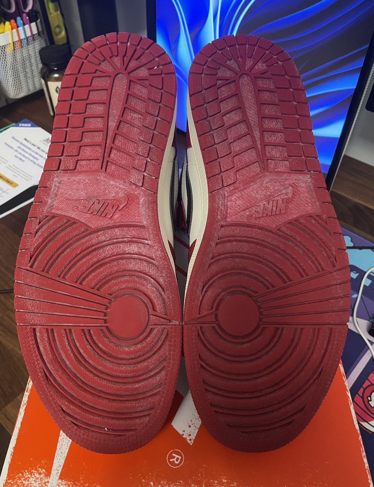 Jordan Brand Jordan 1 Chicago Lost and Found Size US 10 / EU 43 - 8 Thumbnail