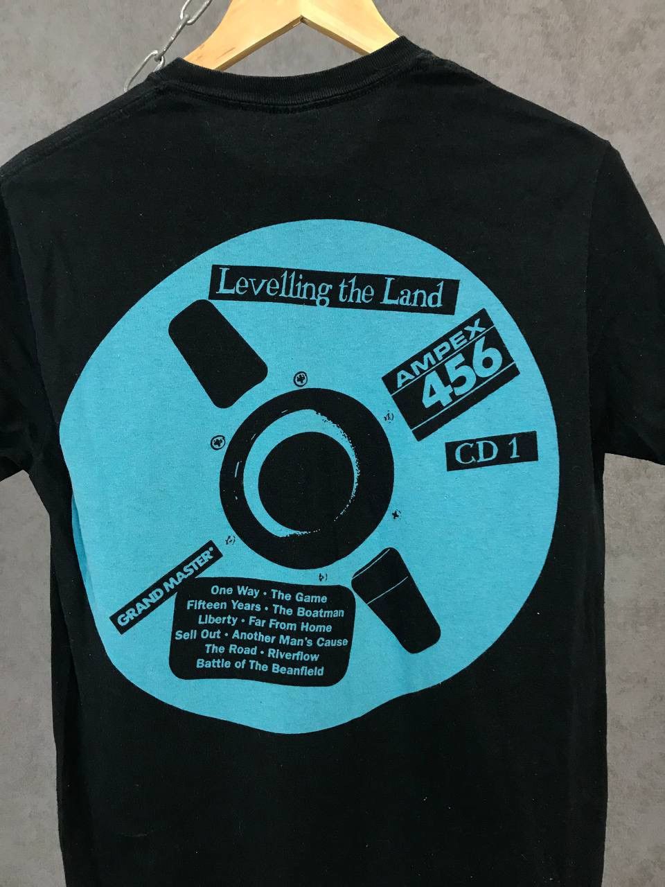 Band Tees × Vintage Levellers Levelling the Land vintage rock band tee Size US S / EU 44-46 / 1 - 6 Thumbnail