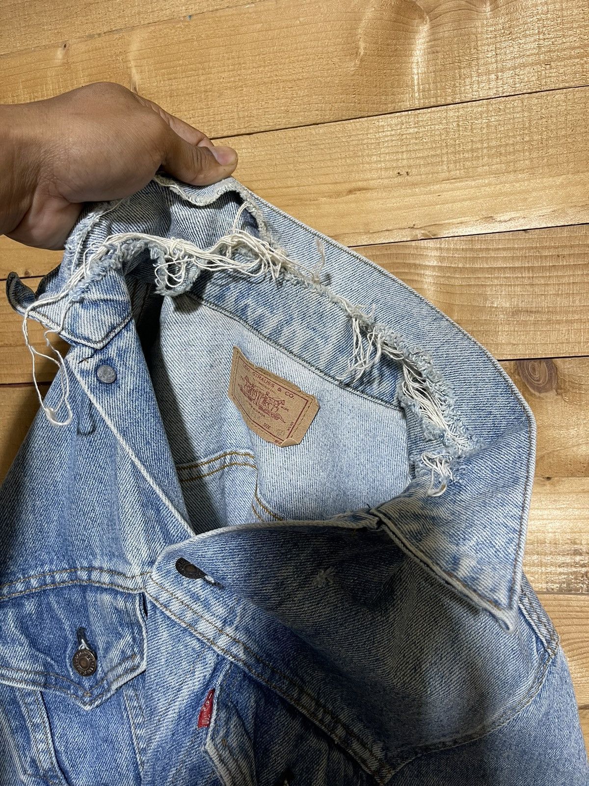 Levi's Vintage levis distressed jeans jacket Size M / US 6-8 / IT 42-44 - 4 Thumbnail