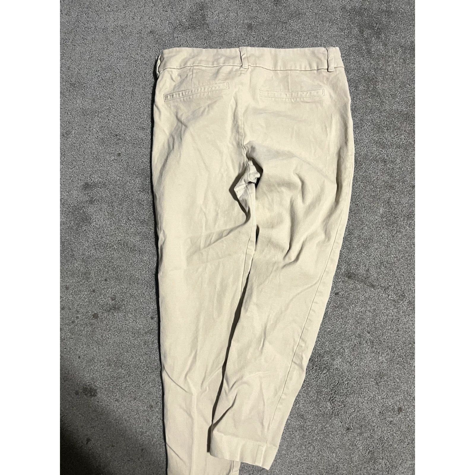 Old Navy Old Navy Pants Women Size 6 Beige Pockets Ankle Slim Cotton Blend Flat Front Regular Front Type: Pants Size 28" / US 6 / IT 42 - 3 Thumbnail