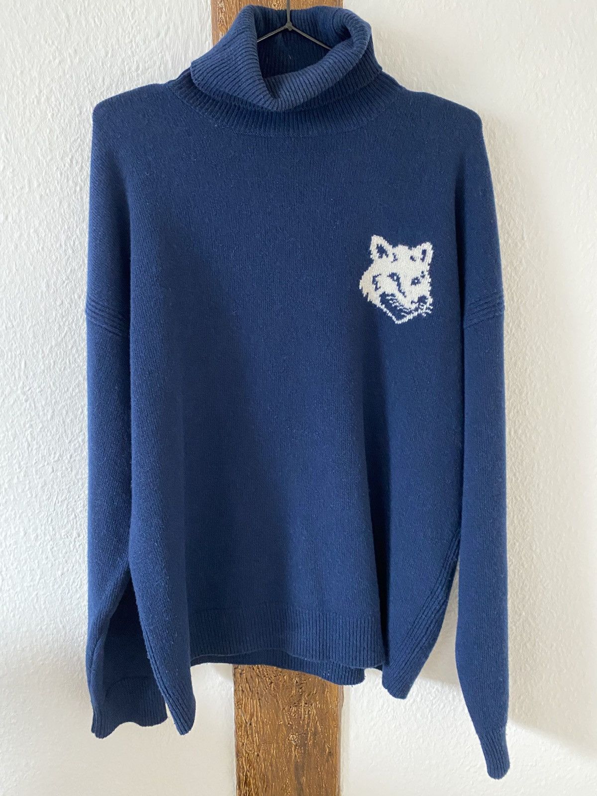 Maison Kitsune Maison Kitsune Knitted Turtleneck with Fox Logo Size US S / EU 44-46 / 1 - 1 Thumbnail