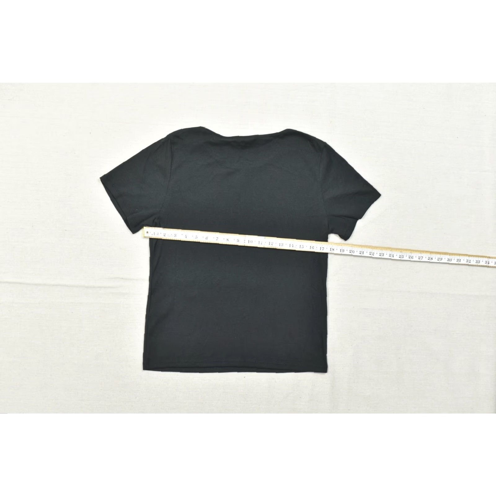 Levi's VINTAGE? No. Levi's Women XL Black Ribbed Short Sleeve Crew Neck Tee Slim Fit All-Day Shirt Size 40" / US 18 - 4 Thumbnail