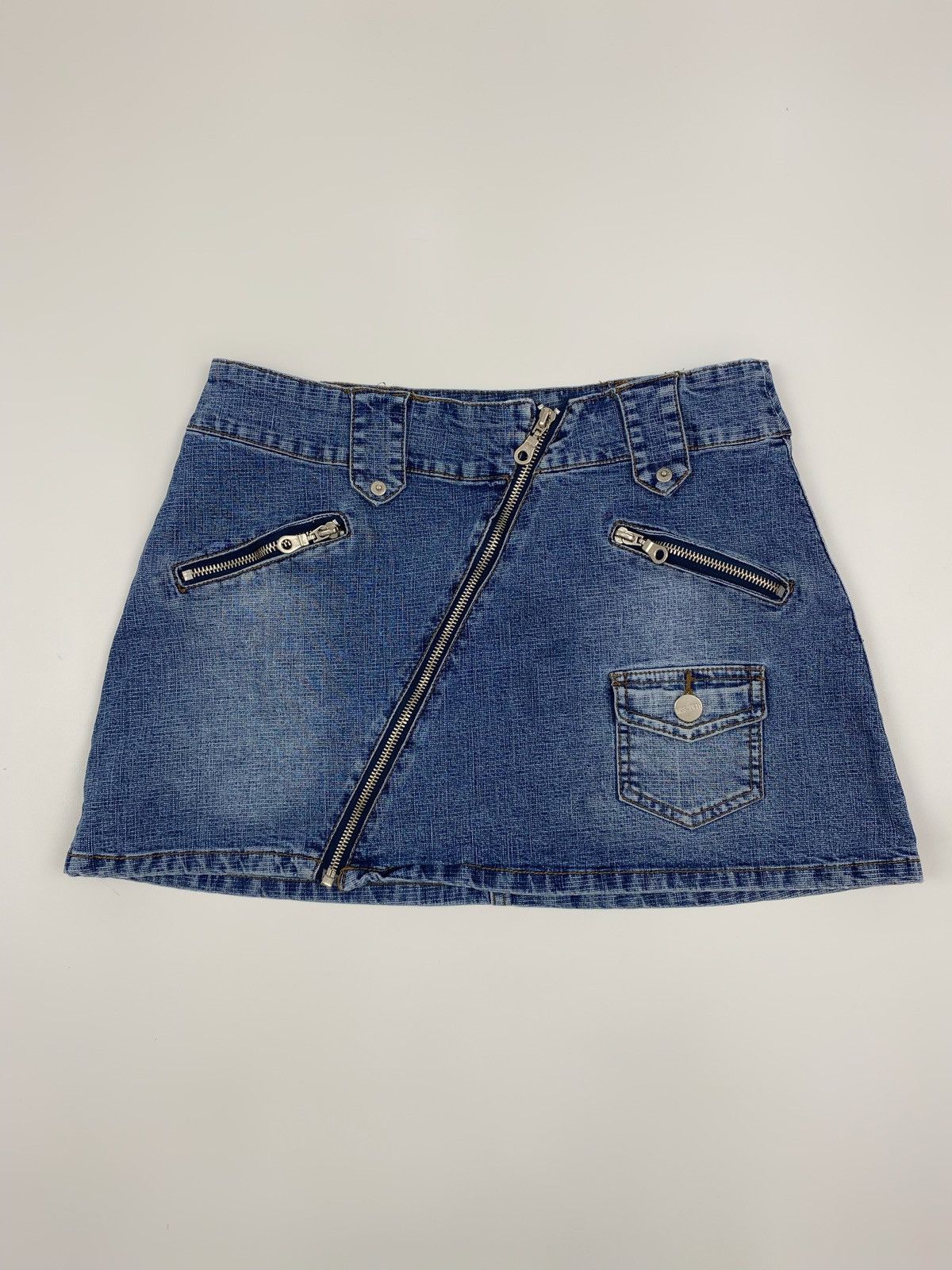 Vintage Y2K Vintage Miss Softy Diagonal Zip Washed Denim Mini Skirt Size 28" / US 6 / IT 42 - 1 Thumbnail