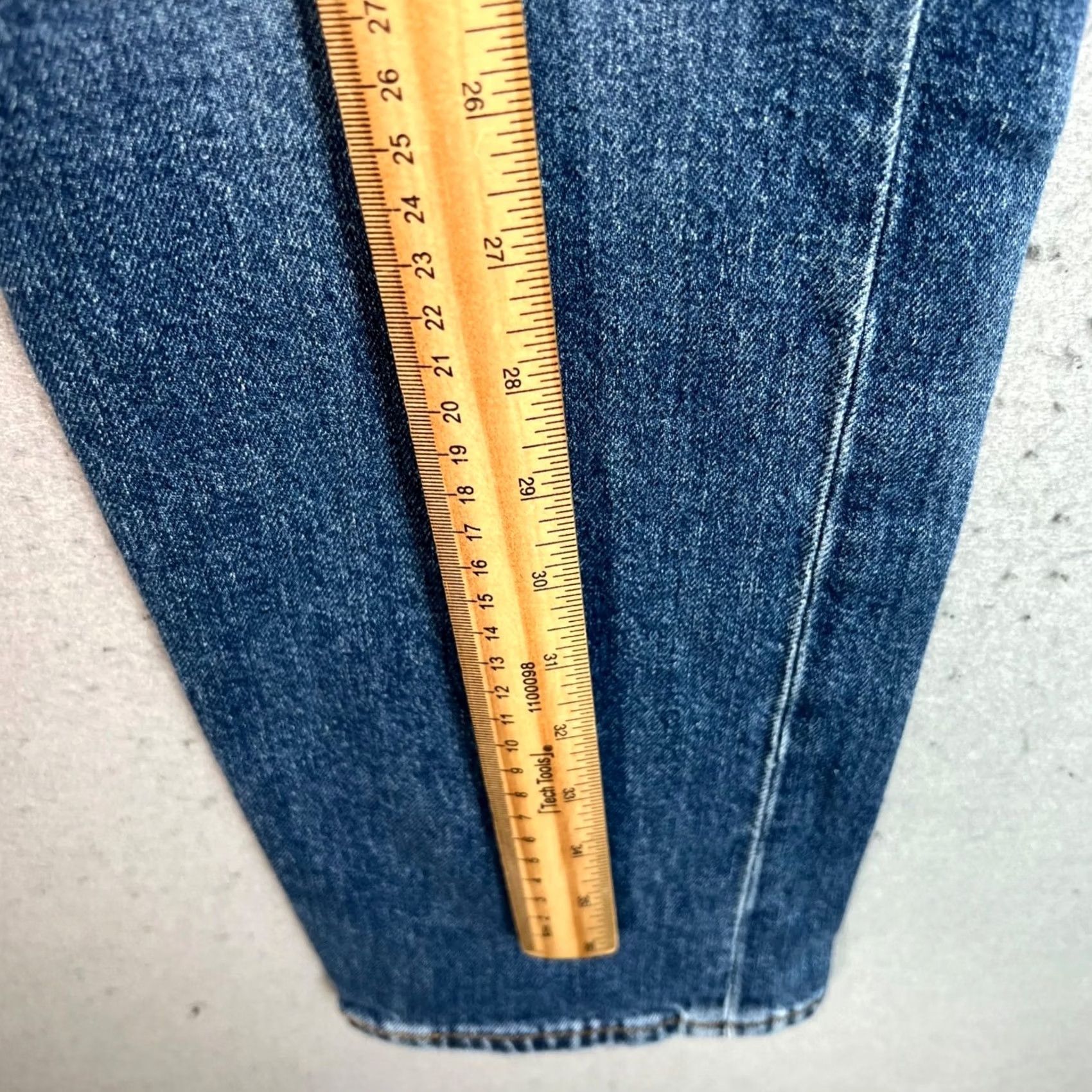 Levi's Levi's 502 Mens Taper Fit Jeans 31 x 32 Cotton Denim Blue 5-Pocket Regular Rise Mid Vintage No N/A Size US 31 - 7 Thumbnail