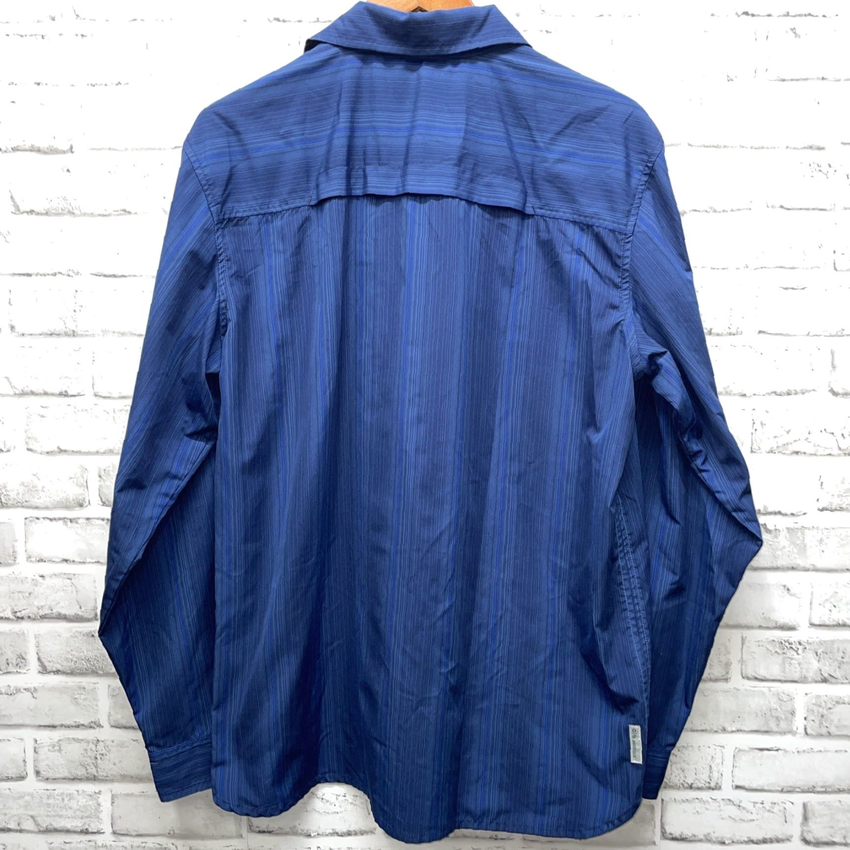 Merrell Merrell Athletic Button-Down Shirt Mens Size XL Blue Long Sleeve Vented Comfort Shirt Size US XL / EU 56 / 4 - 5 Thumbnail