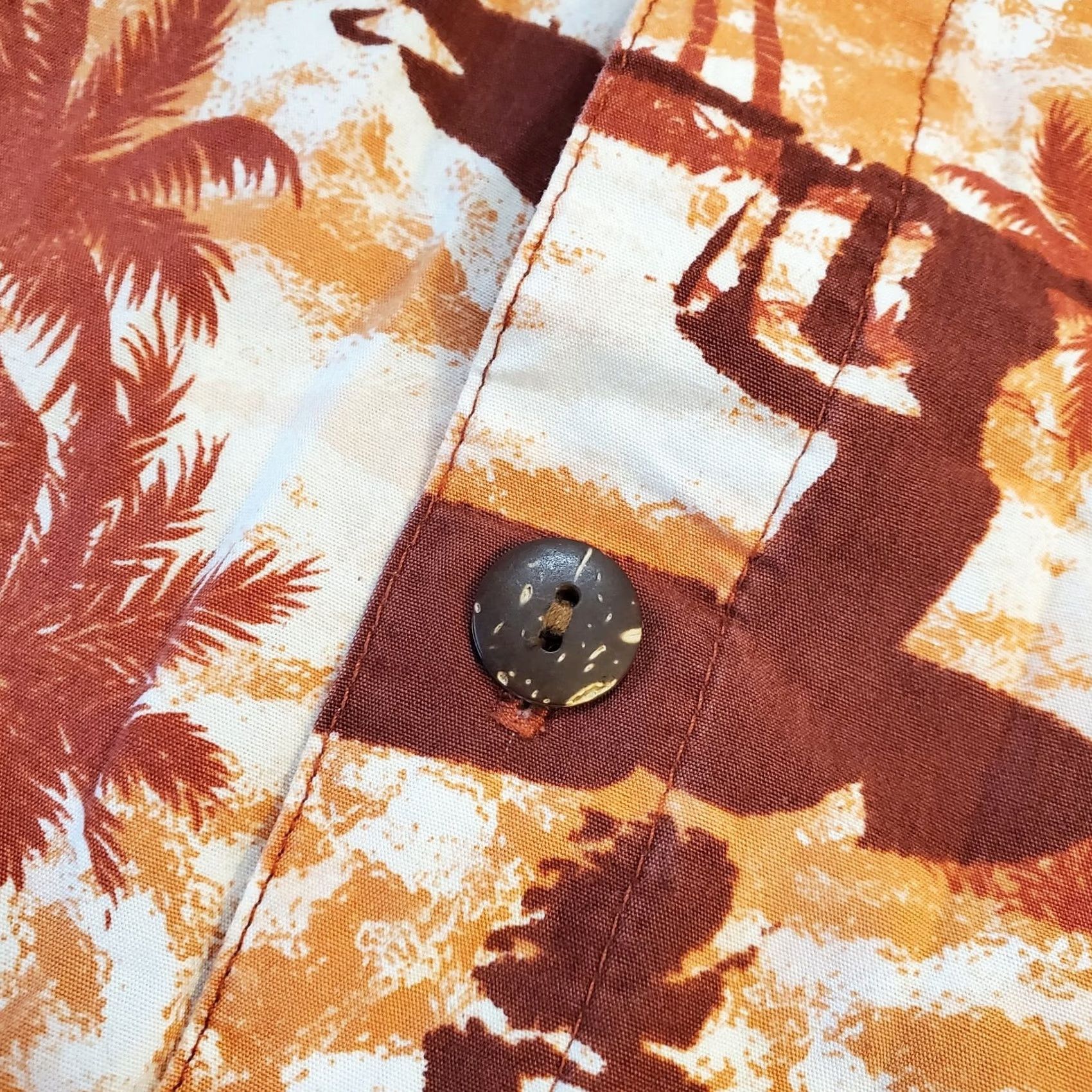 Hilo Hattie VINTAGE Hilo Hattie Shirt Mens L Short Sleeve Button-Up Red Orange Tropical Surfer Graphic Print Casual Hawaiian 70s Beach info Size US L / EU 52-54 / 3 - 6 Thumbnail