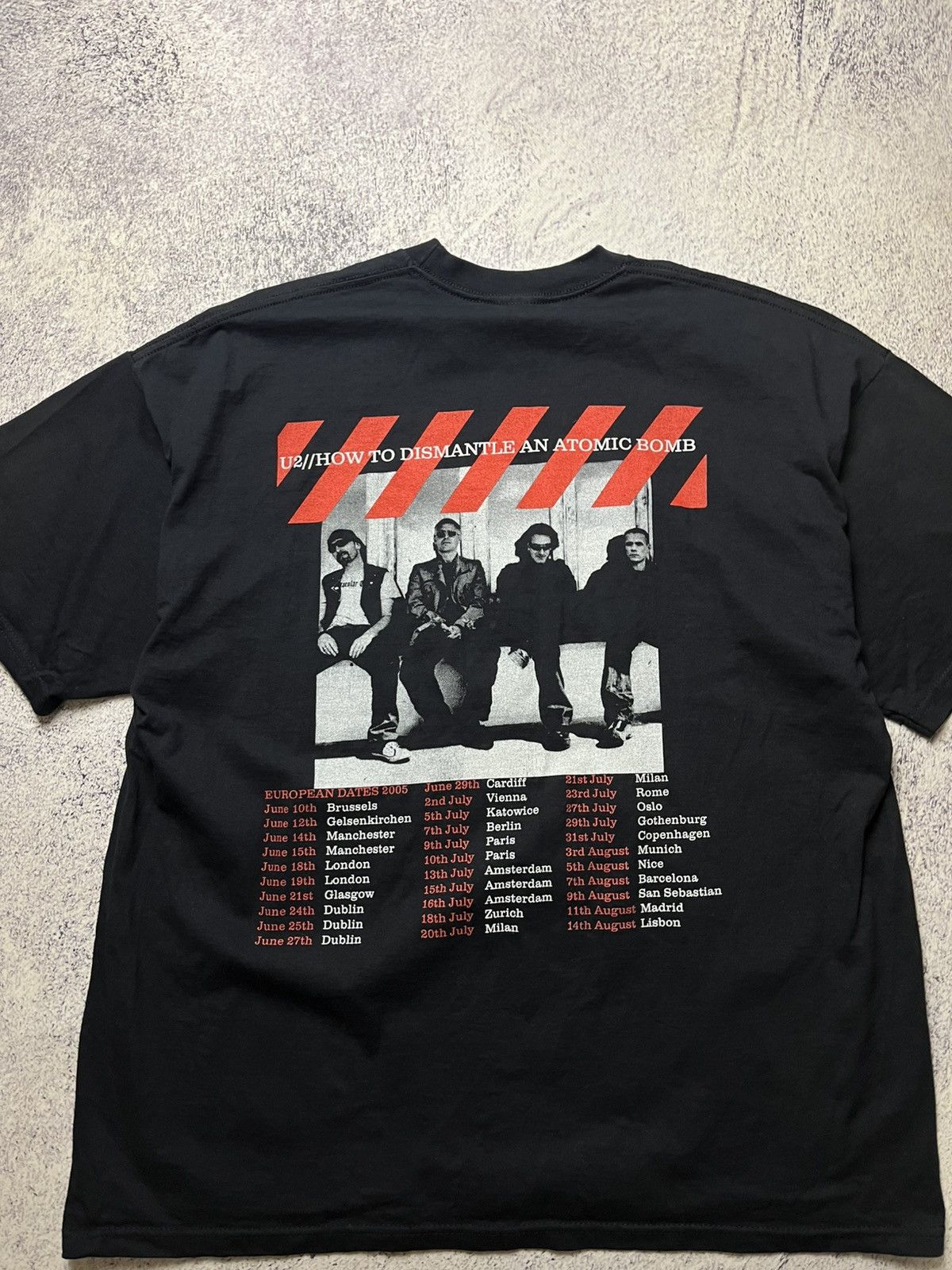 Band Tees Vintage 2005 U2 How To Dismantle An Atomic Bomb Faded Tee Size US XL / EU 56 / 4 - 12 Thumbnail