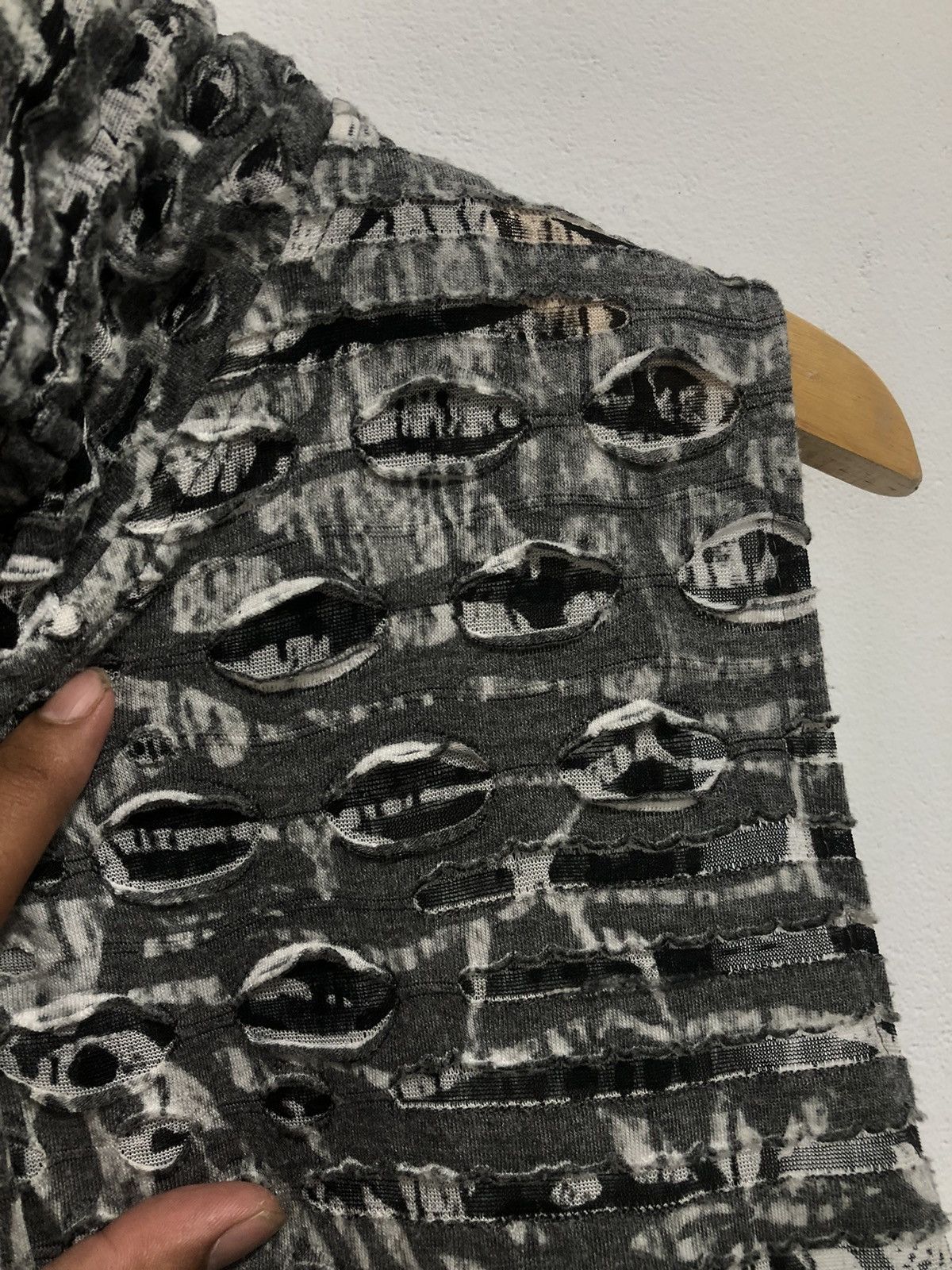 Yohji Yamamoto Japanese Brand Distressed Grunge Poem Short Sleeve Size L / US 10 / IT 46 - 7 Thumbnail