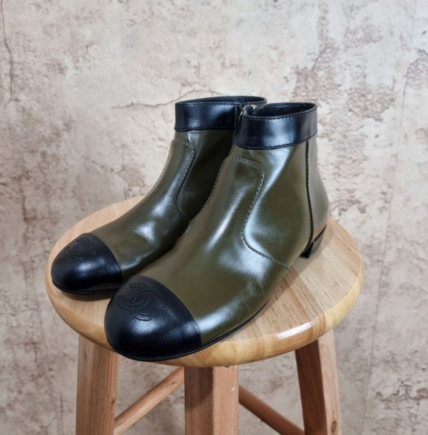 Chanel Chanel Olive and black leather Zippered Boots Size US 5.5 / IT 35.5 - 2 Thumbnail