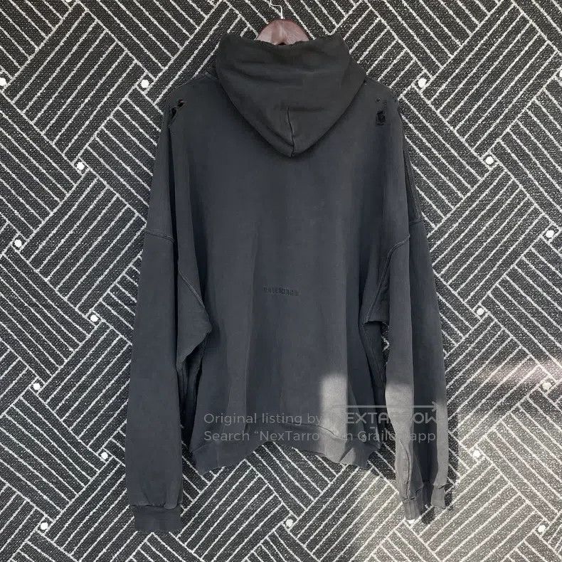 Balenciaga Balenciaga Pattern Print Hooded Long Sleeve Sweater Size US XXL / EU 58 / 5 - 2 Thumbnail