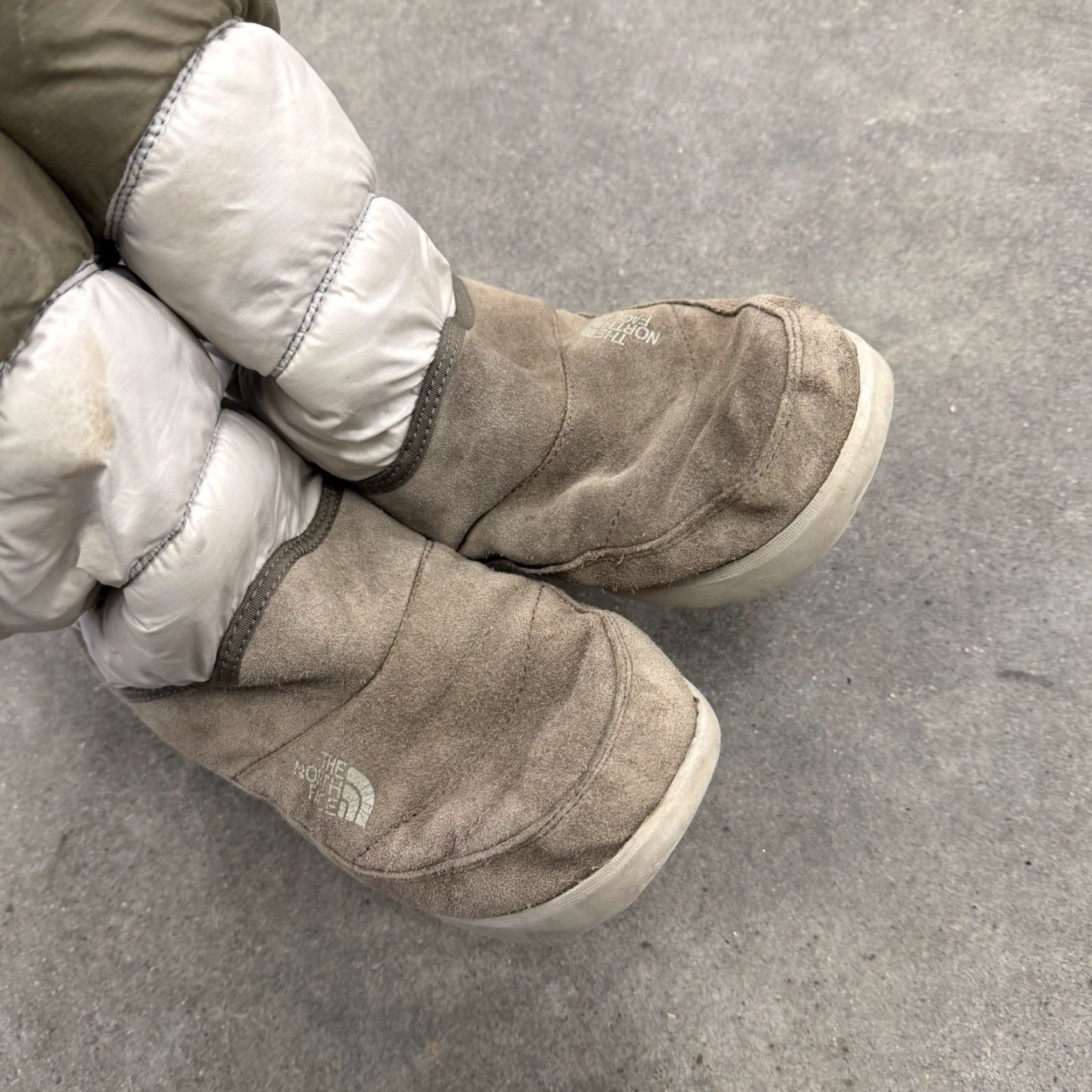 The North Face The North Face Thermoball Roll Down Pull On Winter Boots Leather White Womens 10 Size US 8 / IT 38 - 4 Thumbnail