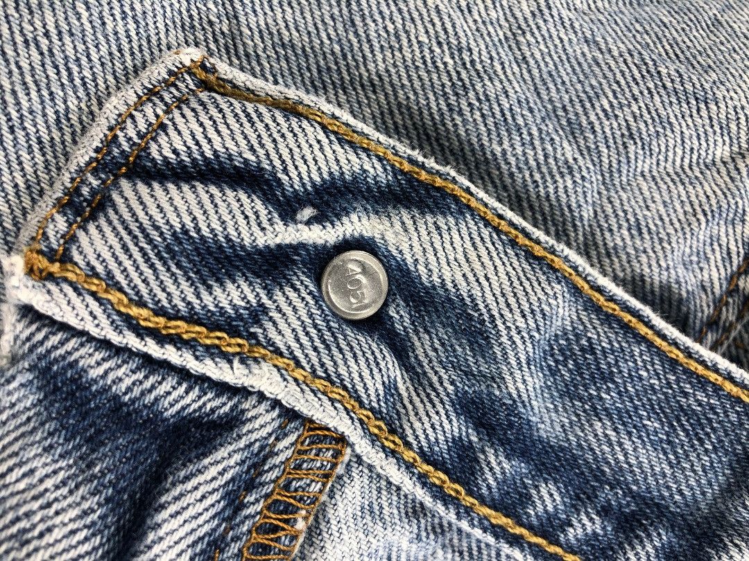 Levi's × Vintage Vintage Light Wash Levis 550 Jeans-JM775 Size US 39 - 8 Thumbnail