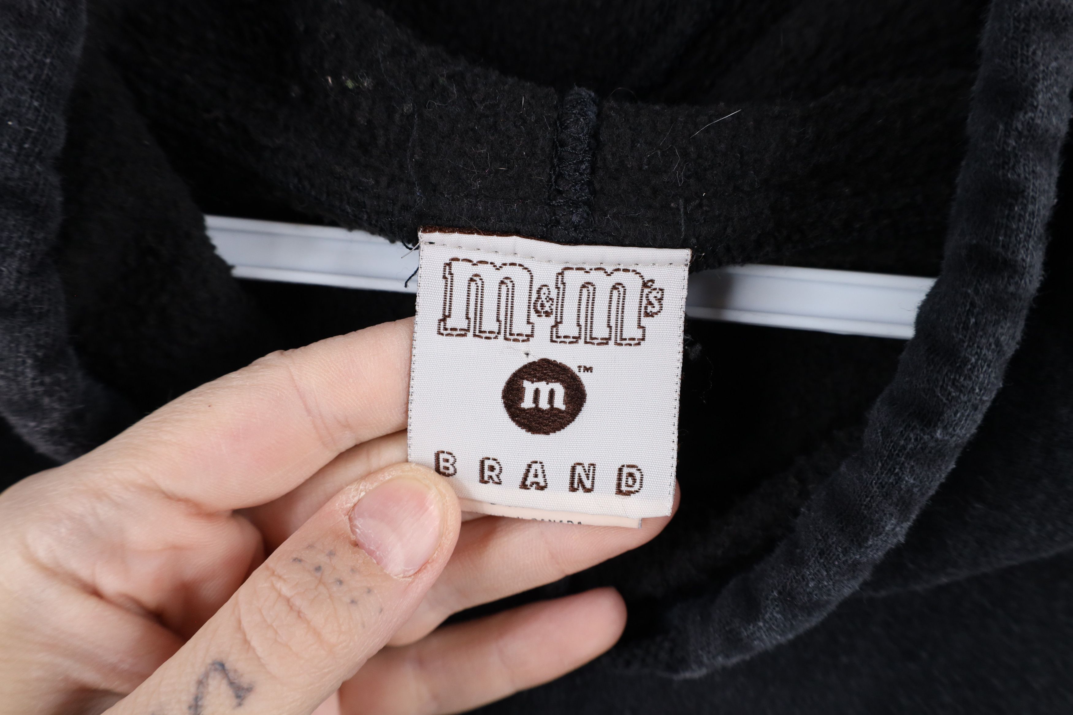 Vintage Vintage Y2K Mars Candy Spell Out Las Vegas M&Ms Hoodie Black Size US S / EU 44-46 / 1 - 7 Thumbnail