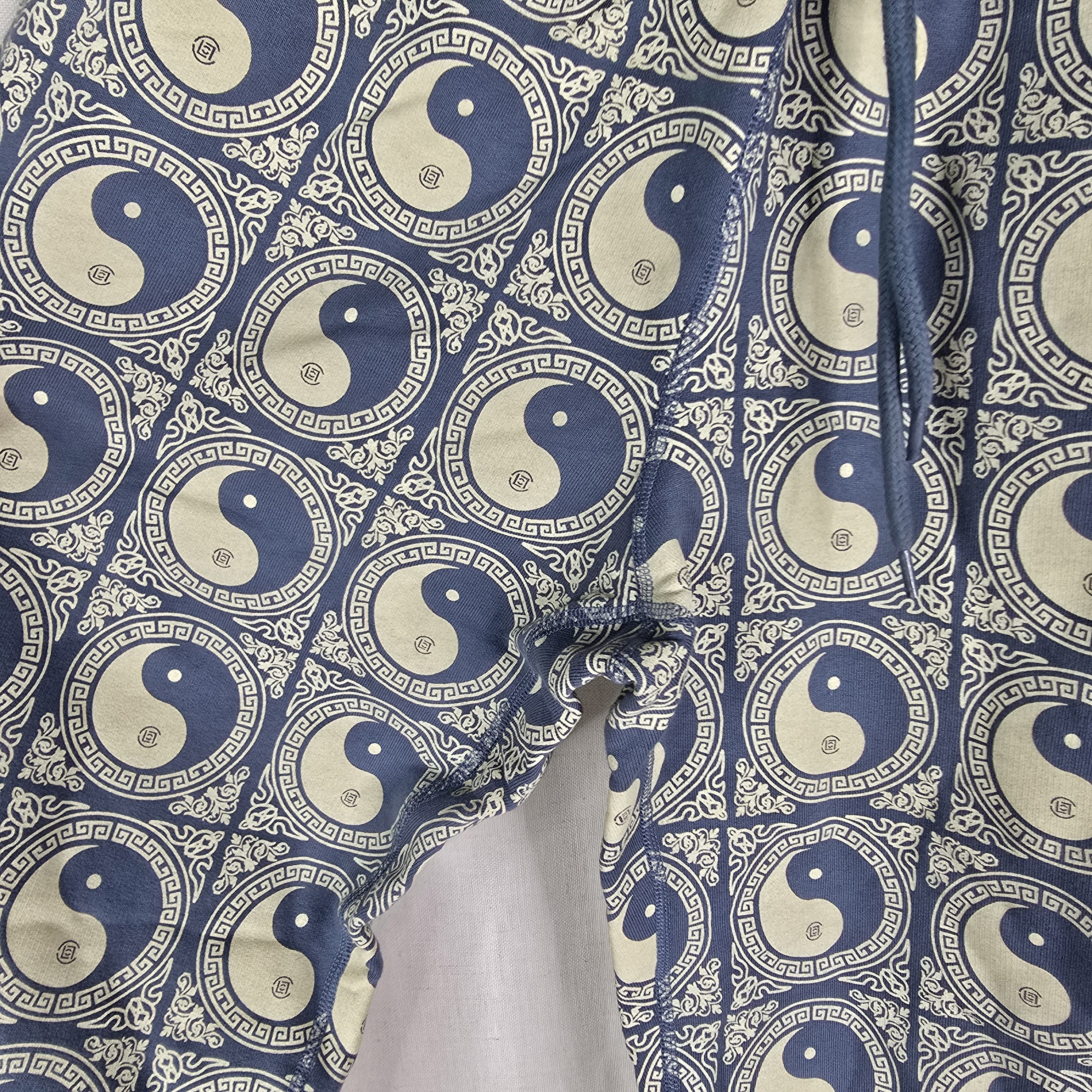 CLOT × Japanese Brand Clot Mens Small Blue Ying Yang Tai-chi Japanese Sweatpants Size US 30 / EU 46 - 2 Thumbnail