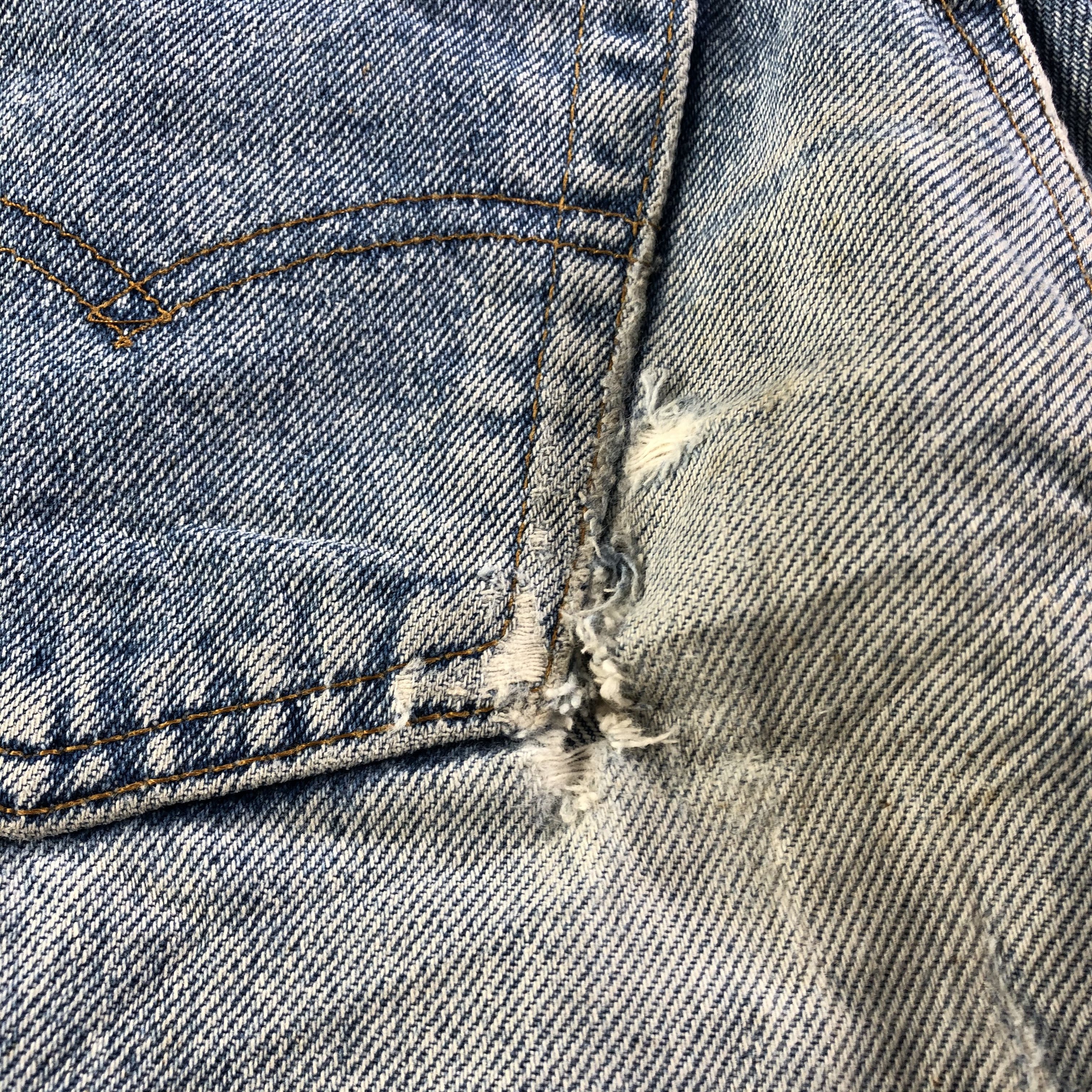 Levi's 90s Vintage Light Wash Levis 510 Jeans-J3933 Size US 28 / EU 44 - 9 Thumbnail